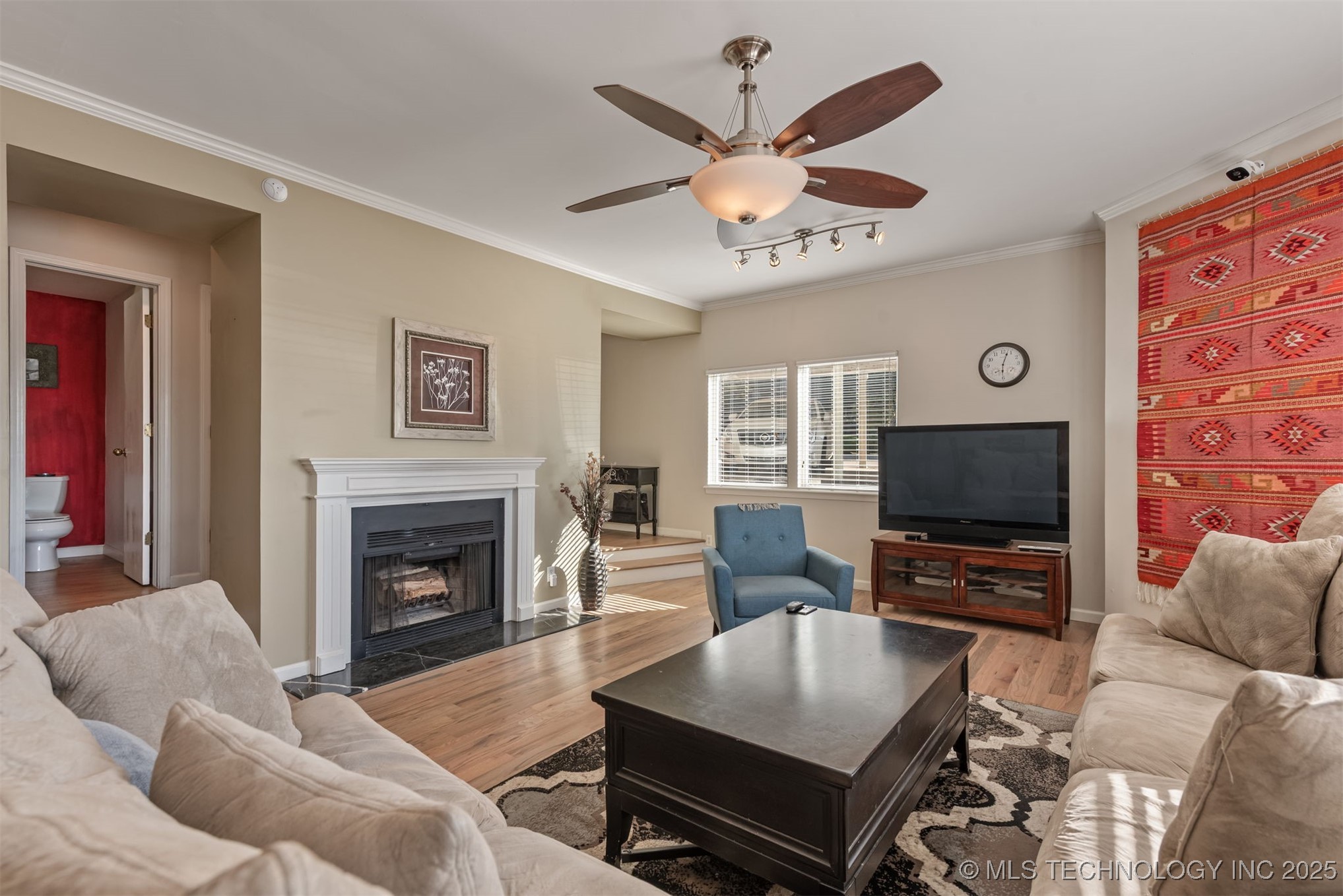 1410 S Houston Avenue D Property Photo 8