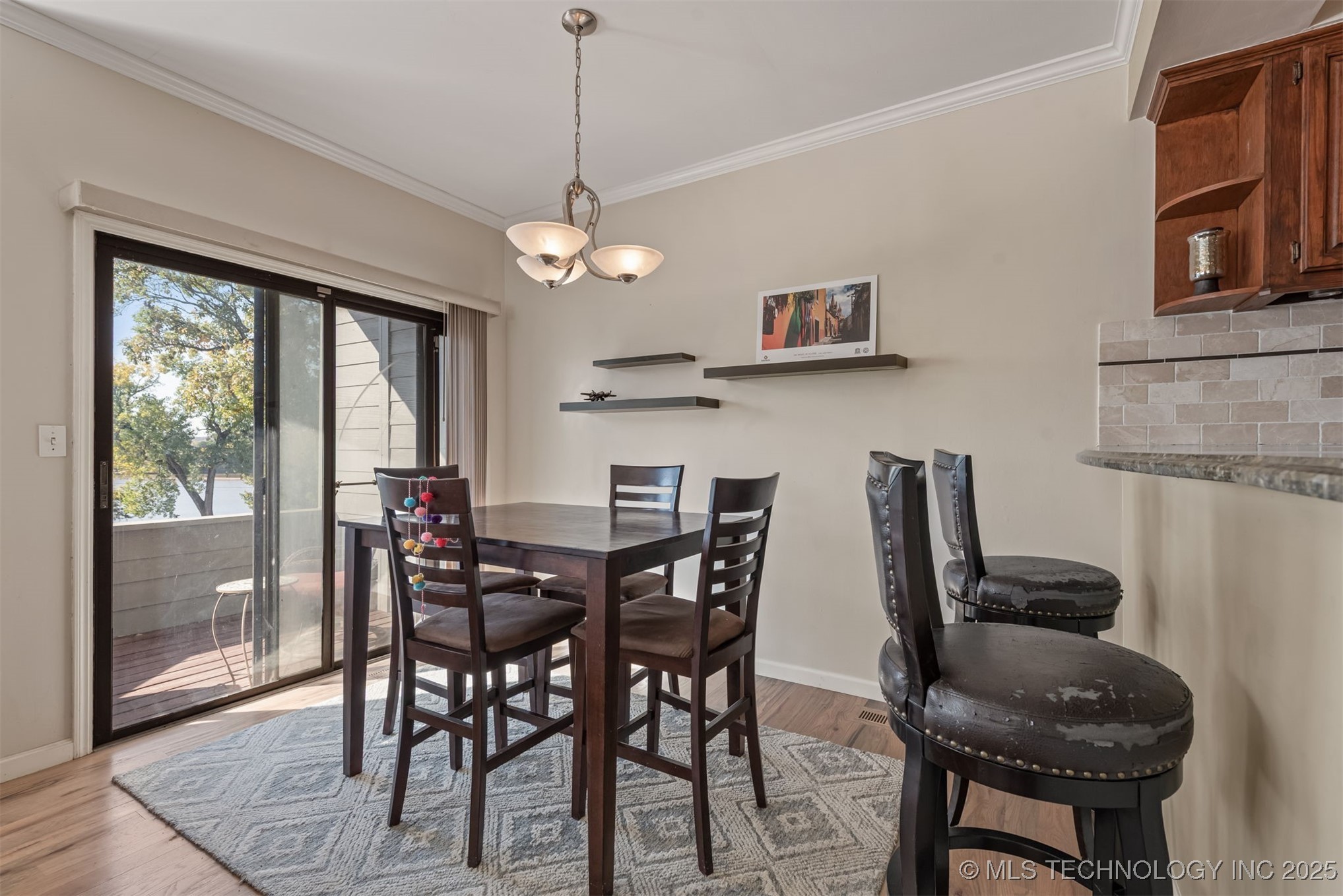 1410 S Houston Avenue D Property Photo 11