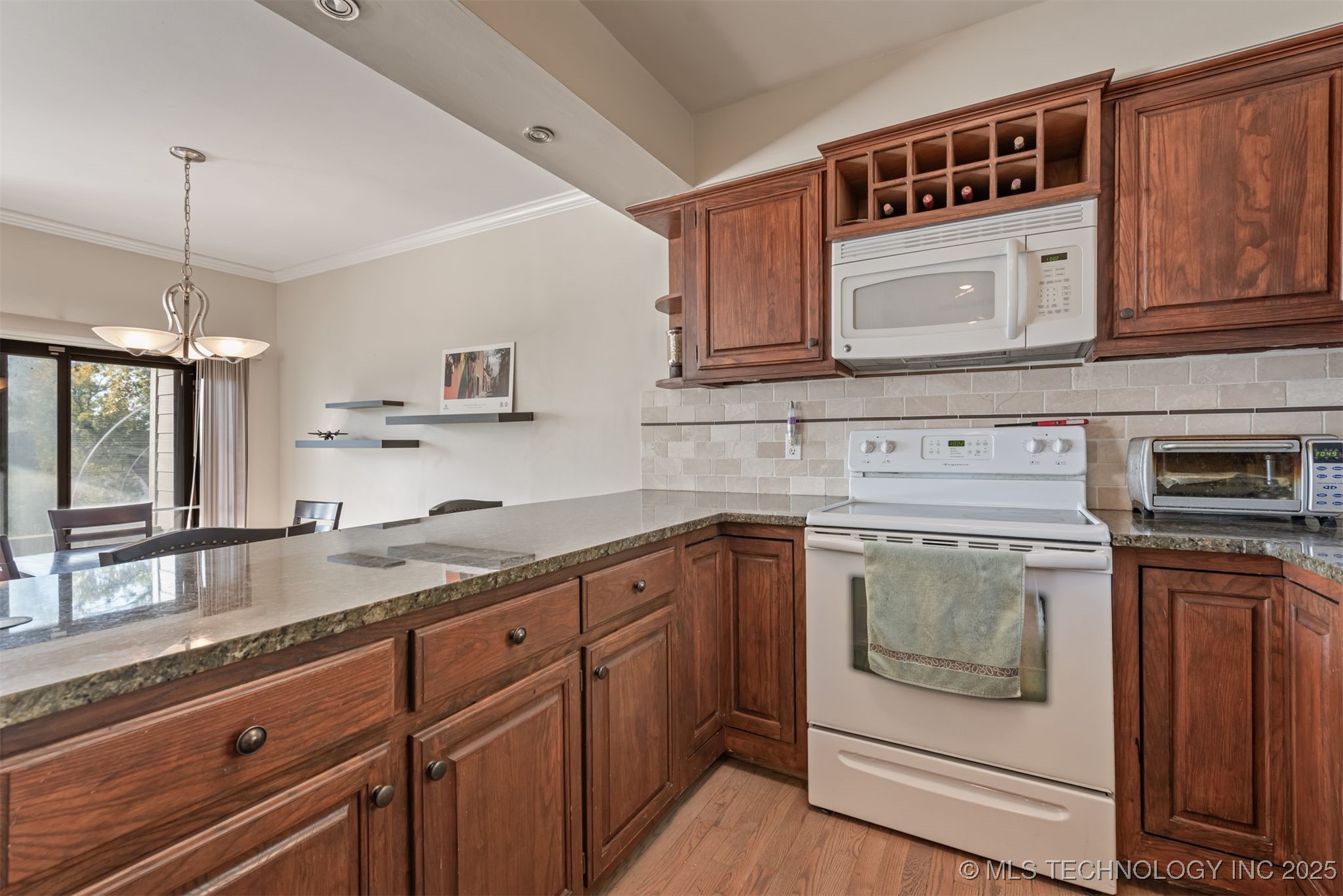 1410 S Houston Avenue D Property Photo 15