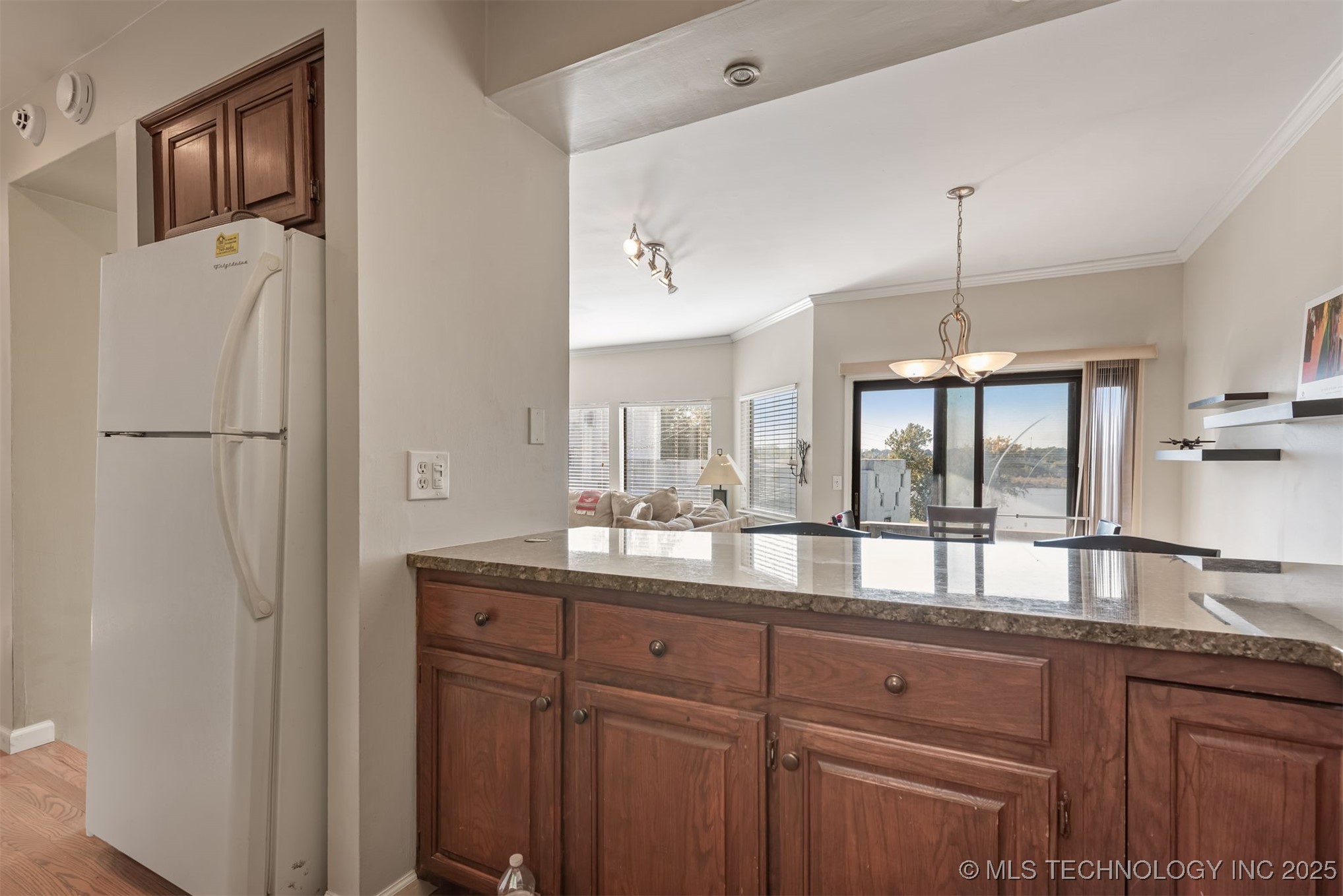 1410 S Houston Avenue D Property Photo 16