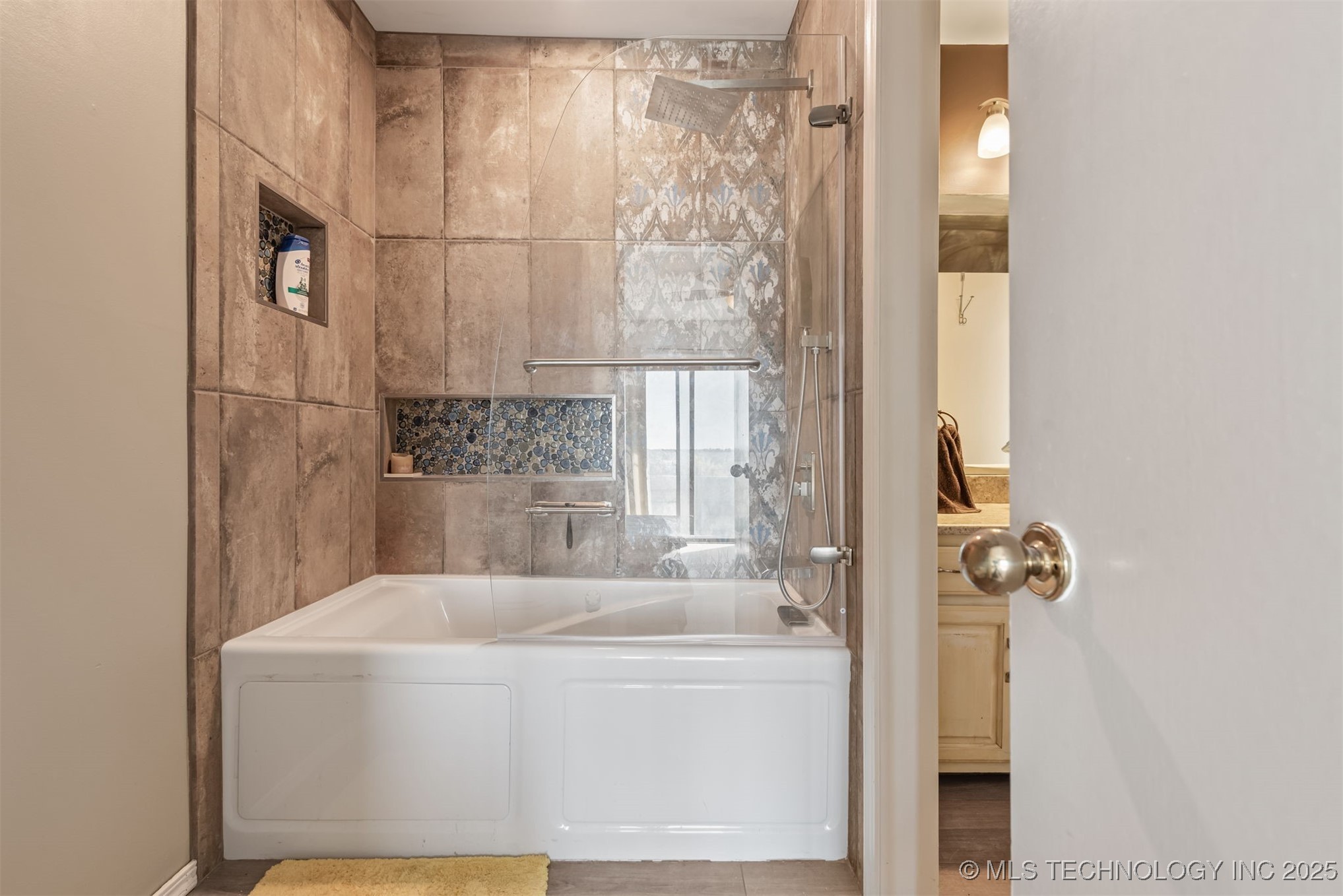 1410 S Houston Avenue D Property Photo 23