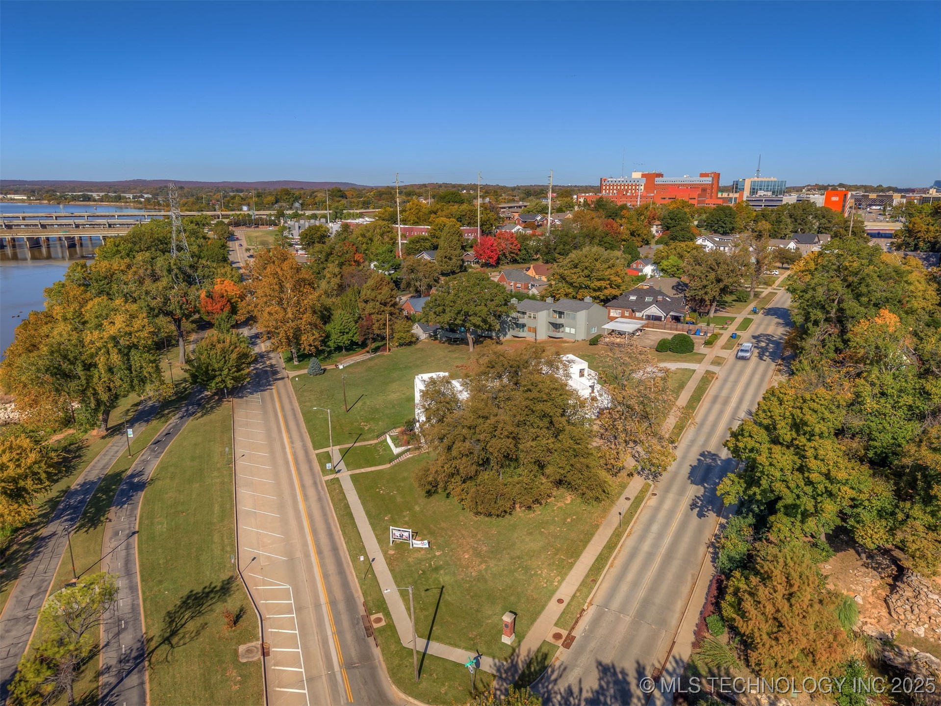 1410 S Houston Avenue D Property Photo 43