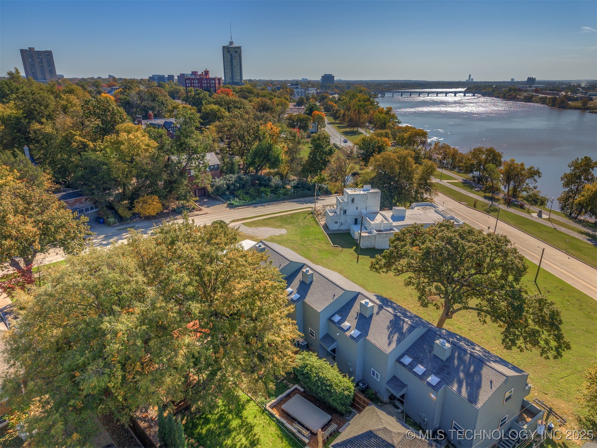 1410 S Houston Avenue D Property Photo 44