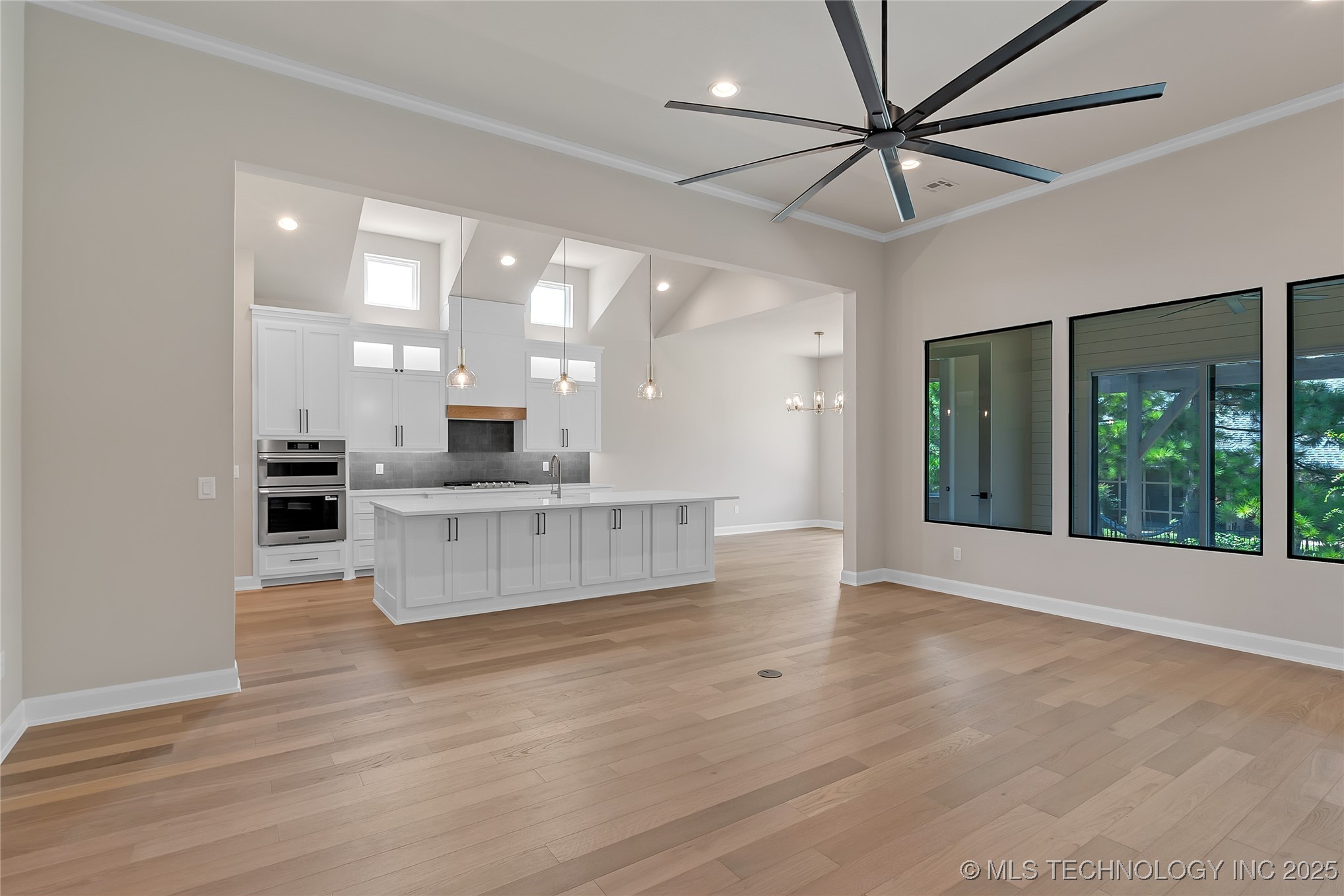 11966 S 94th East Avenue Property Photo 12