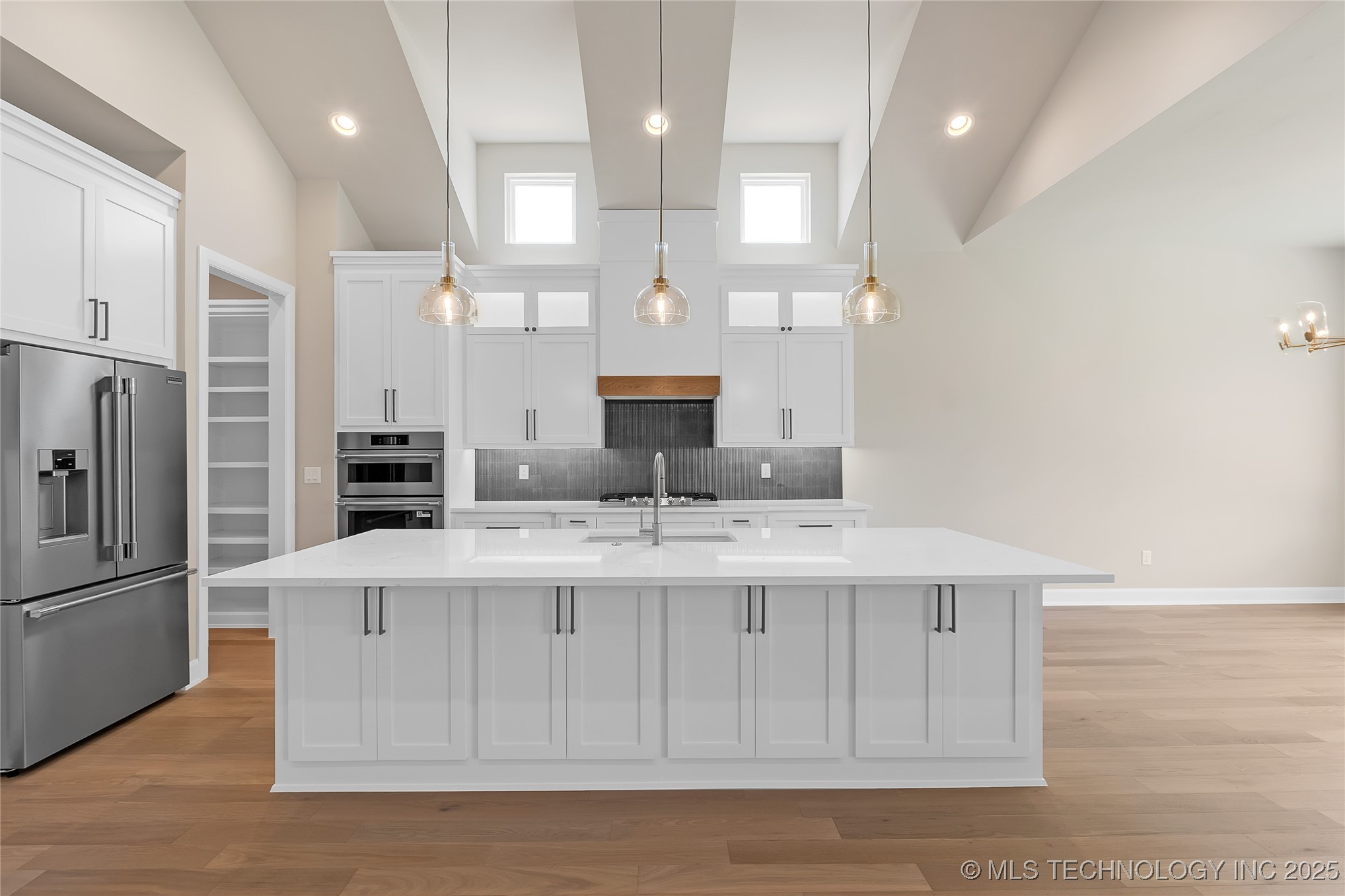 11966 S 94th East Avenue Property Photo 13