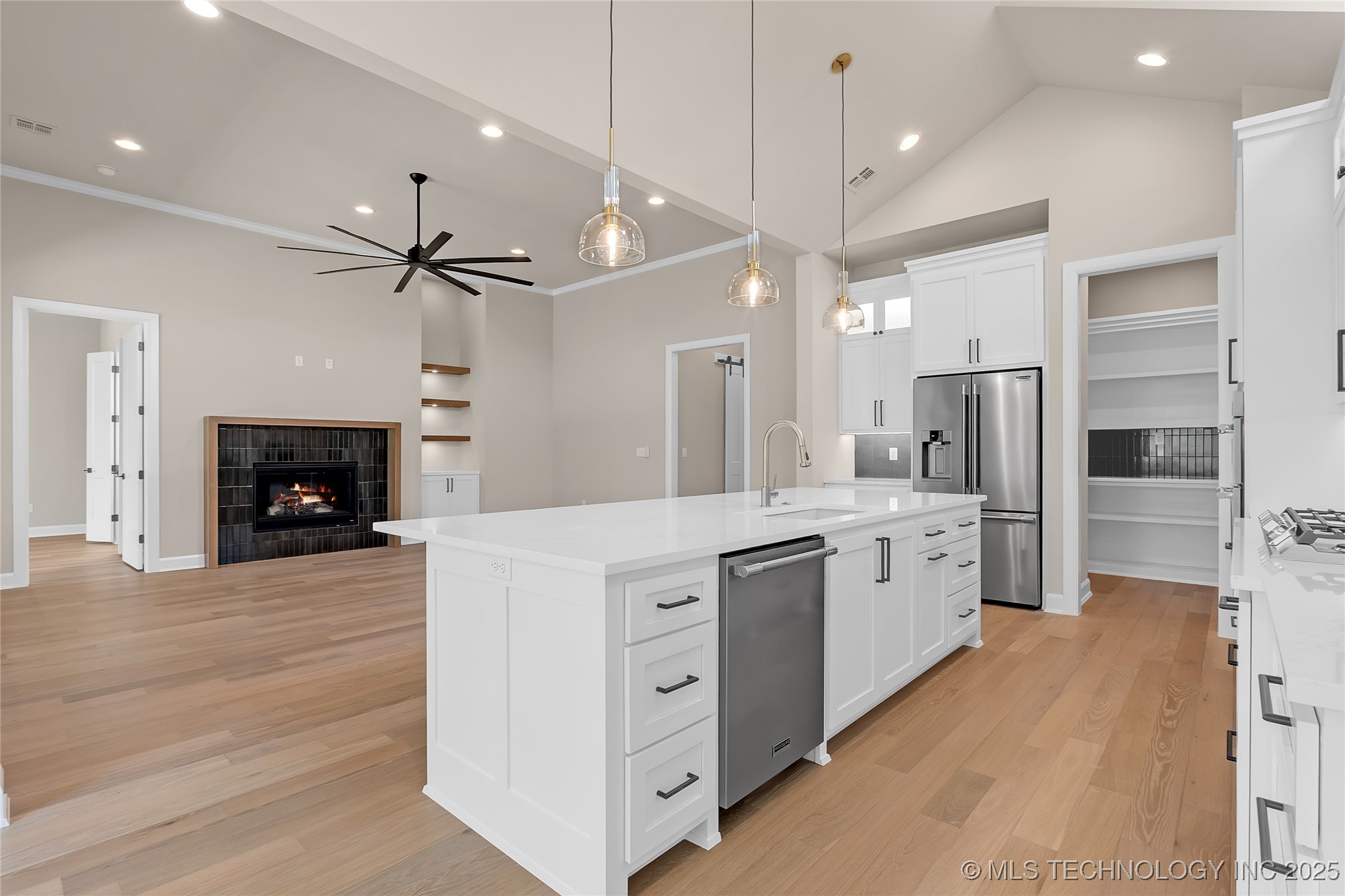 11966 S 94th East Avenue Property Photo 18