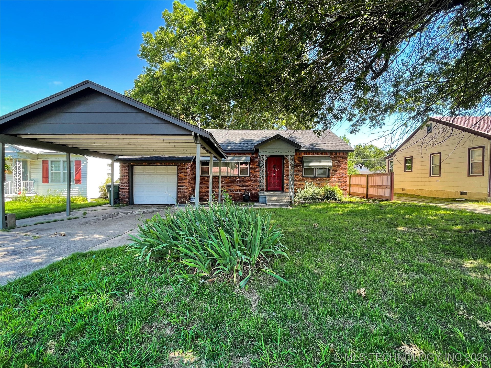 2112 Chandler Road Property Photo 1