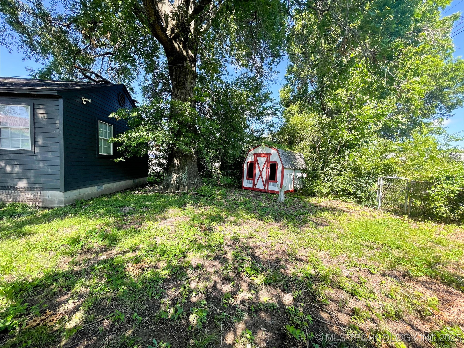 2112 Chandler Road Property Photo 4