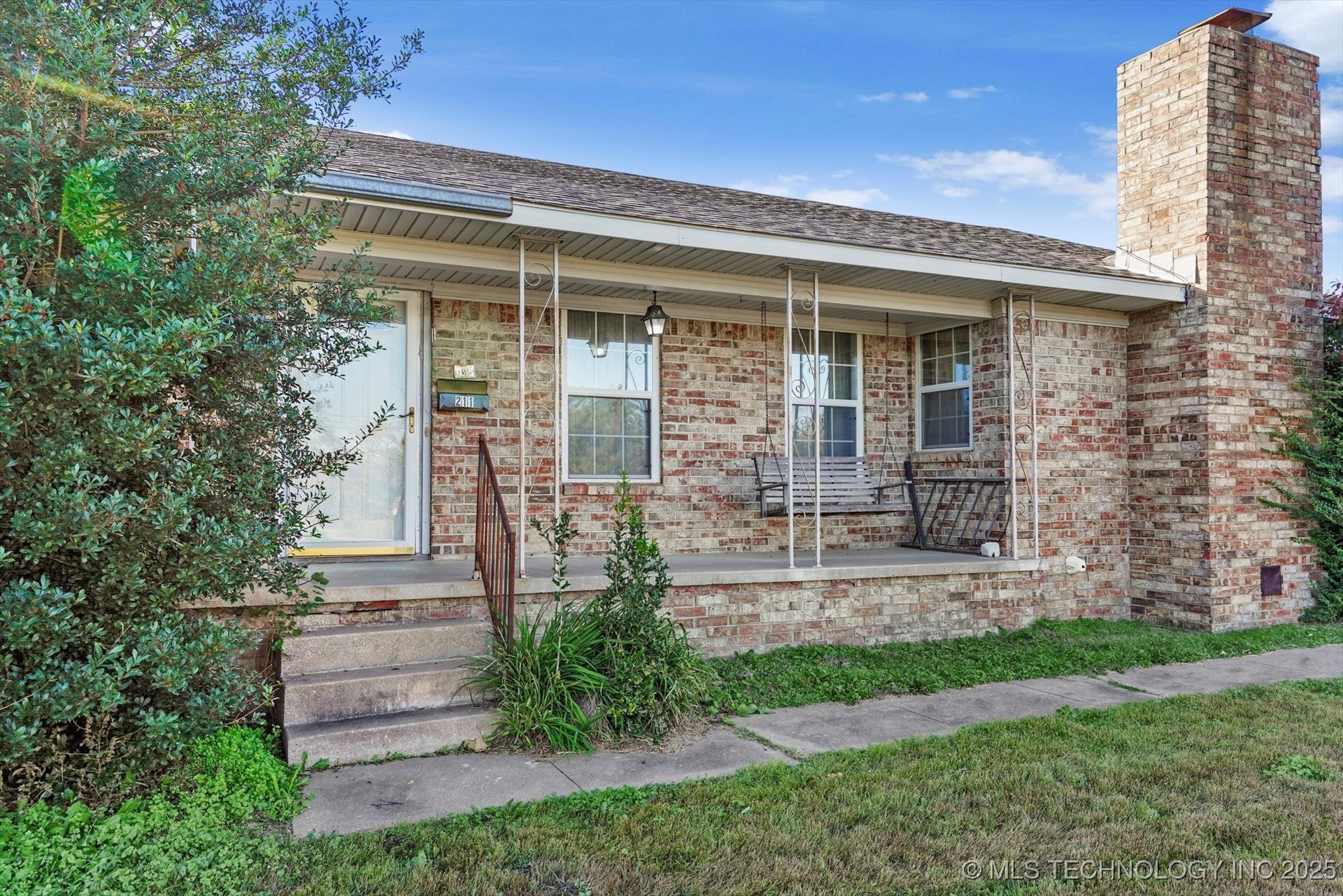 211 N Choctaw Road Property Photo 2