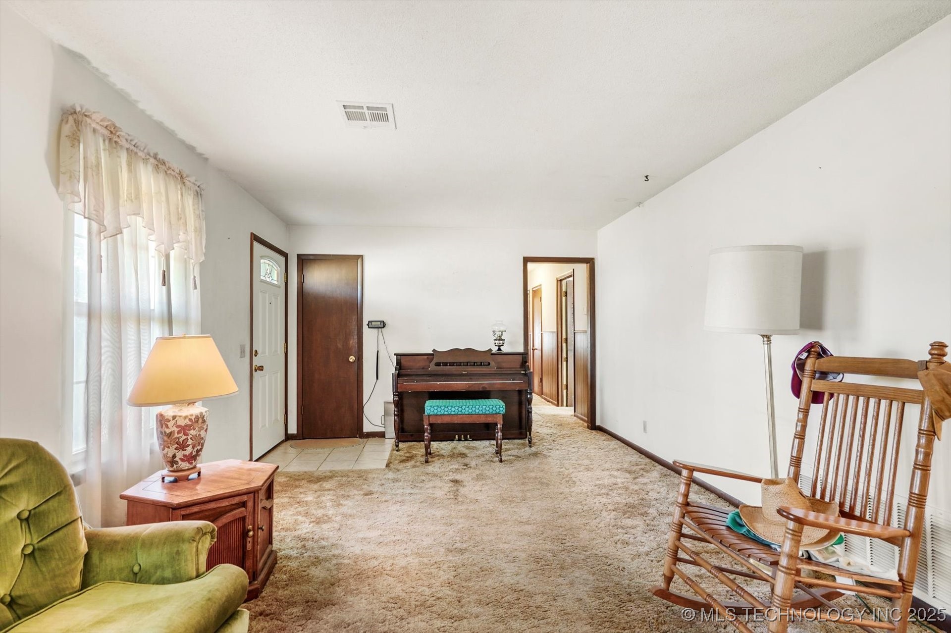 211 N Choctaw Road Property Photo 4