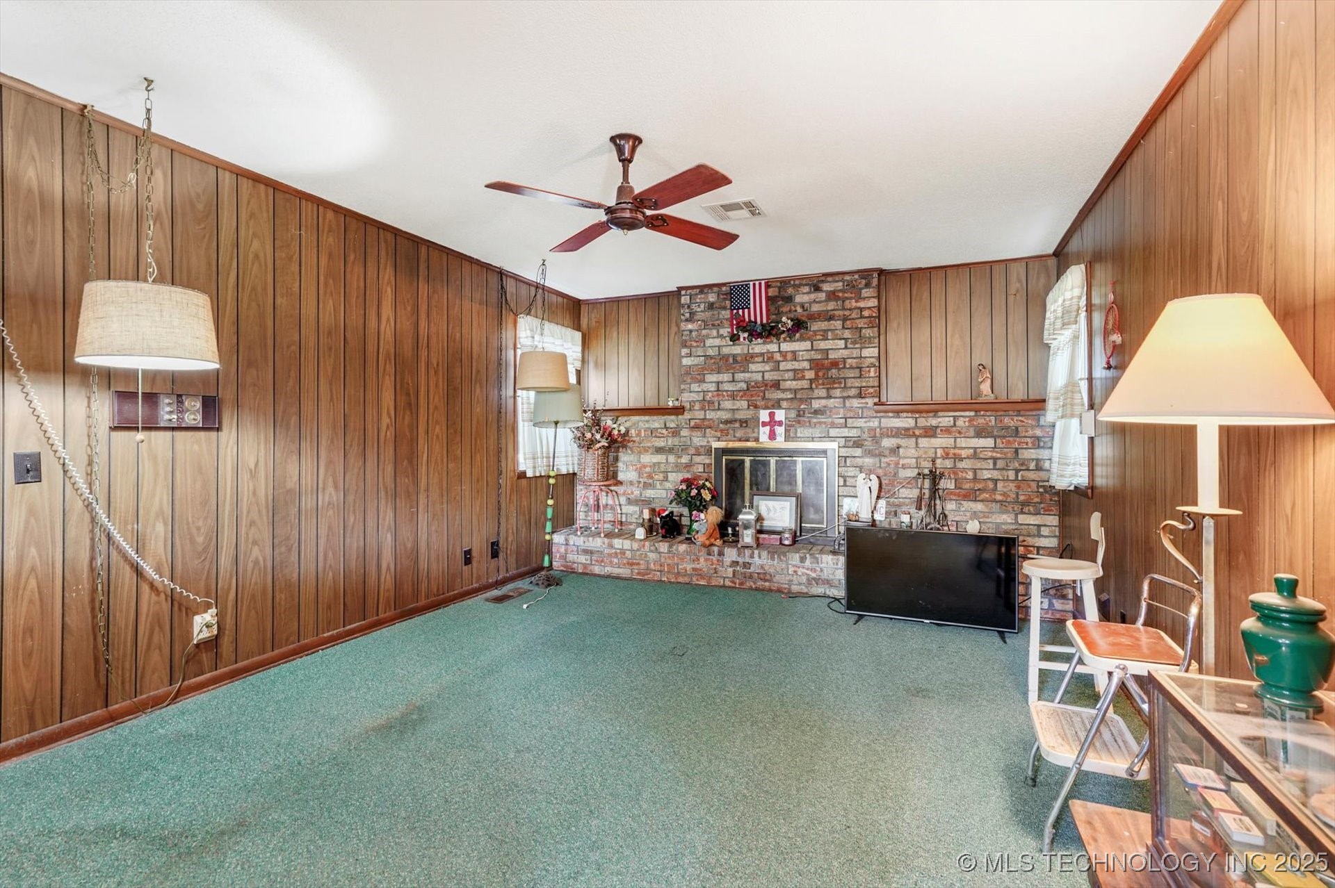 211 N Choctaw Road Property Photo 9