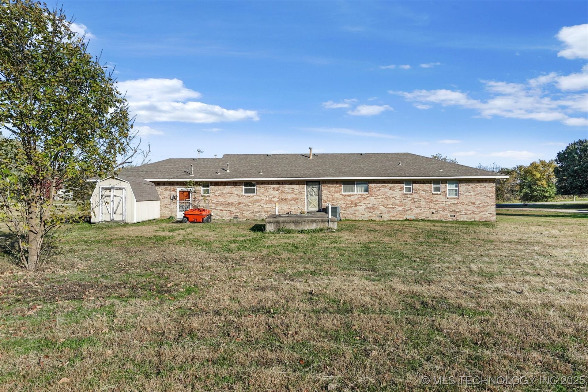 211 N Choctaw Road Property Photo 21