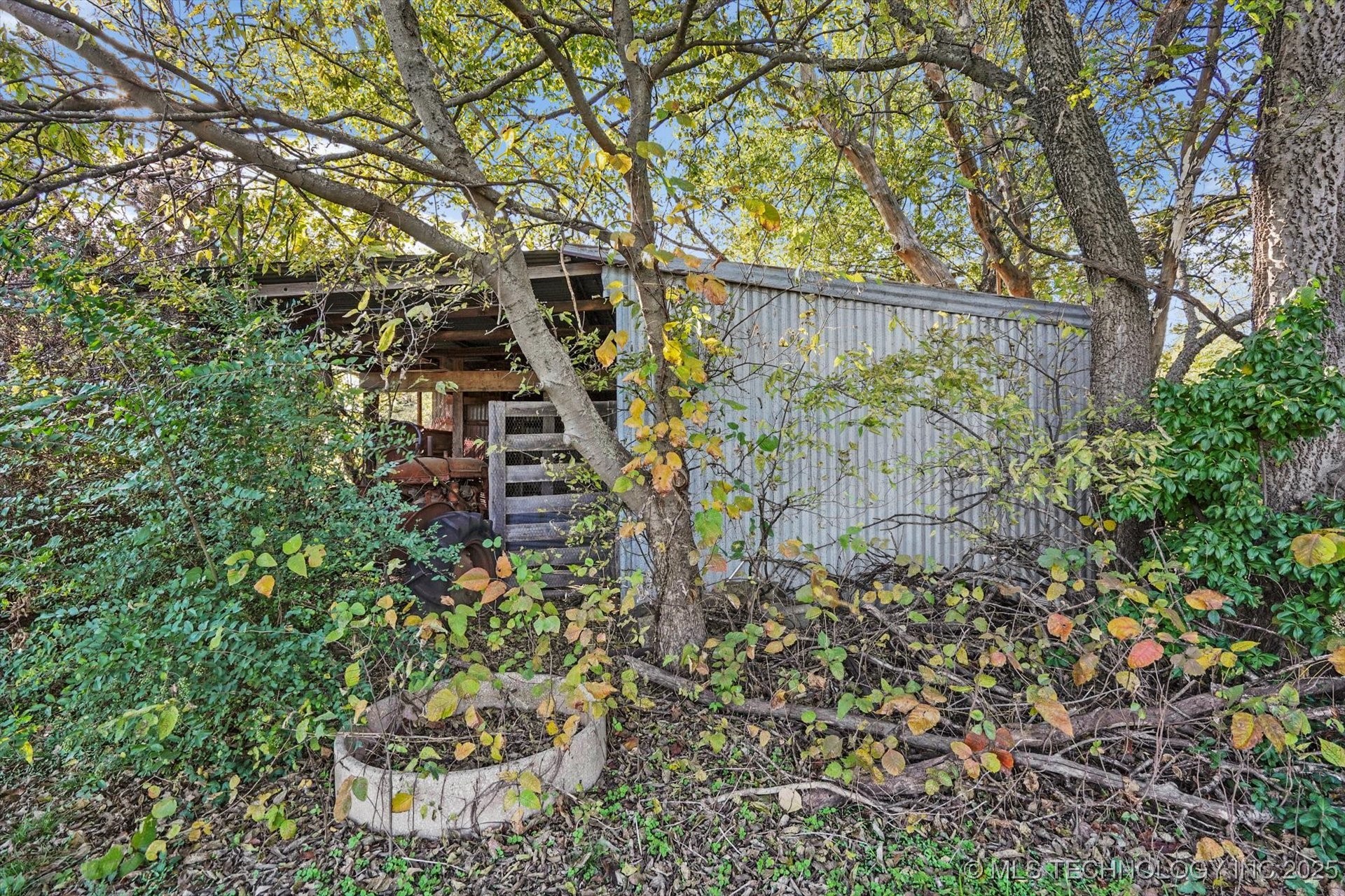 N Choctaw Road Property Photo 2