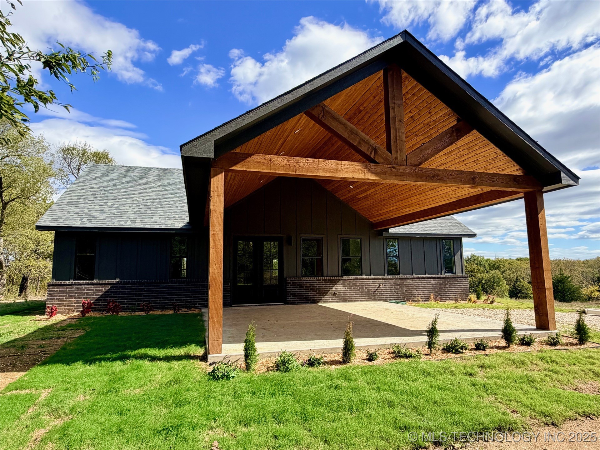 16902 Hackberry Lane Property Photo 1