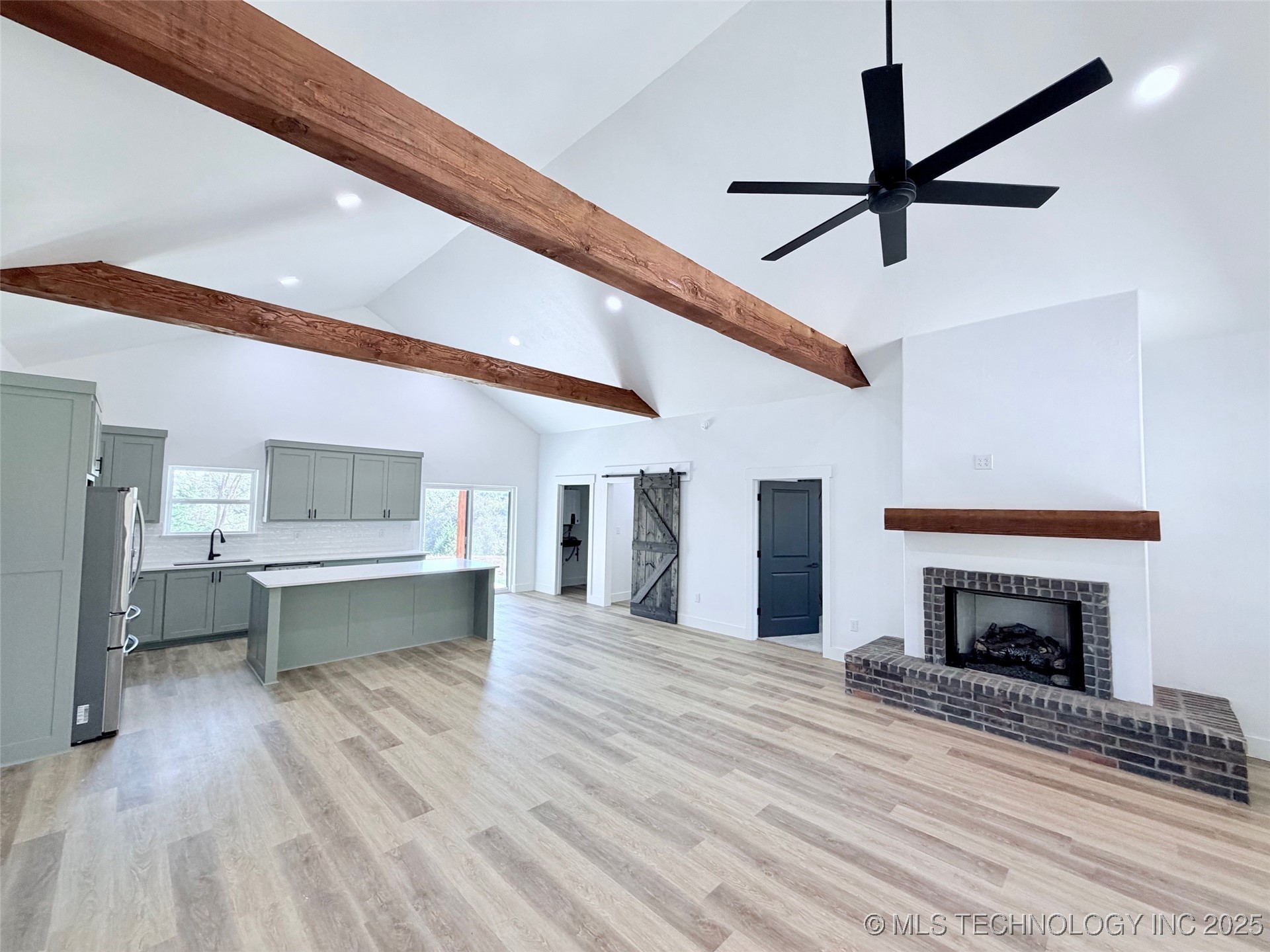 16902 Hackberry Lane Property Photo 3