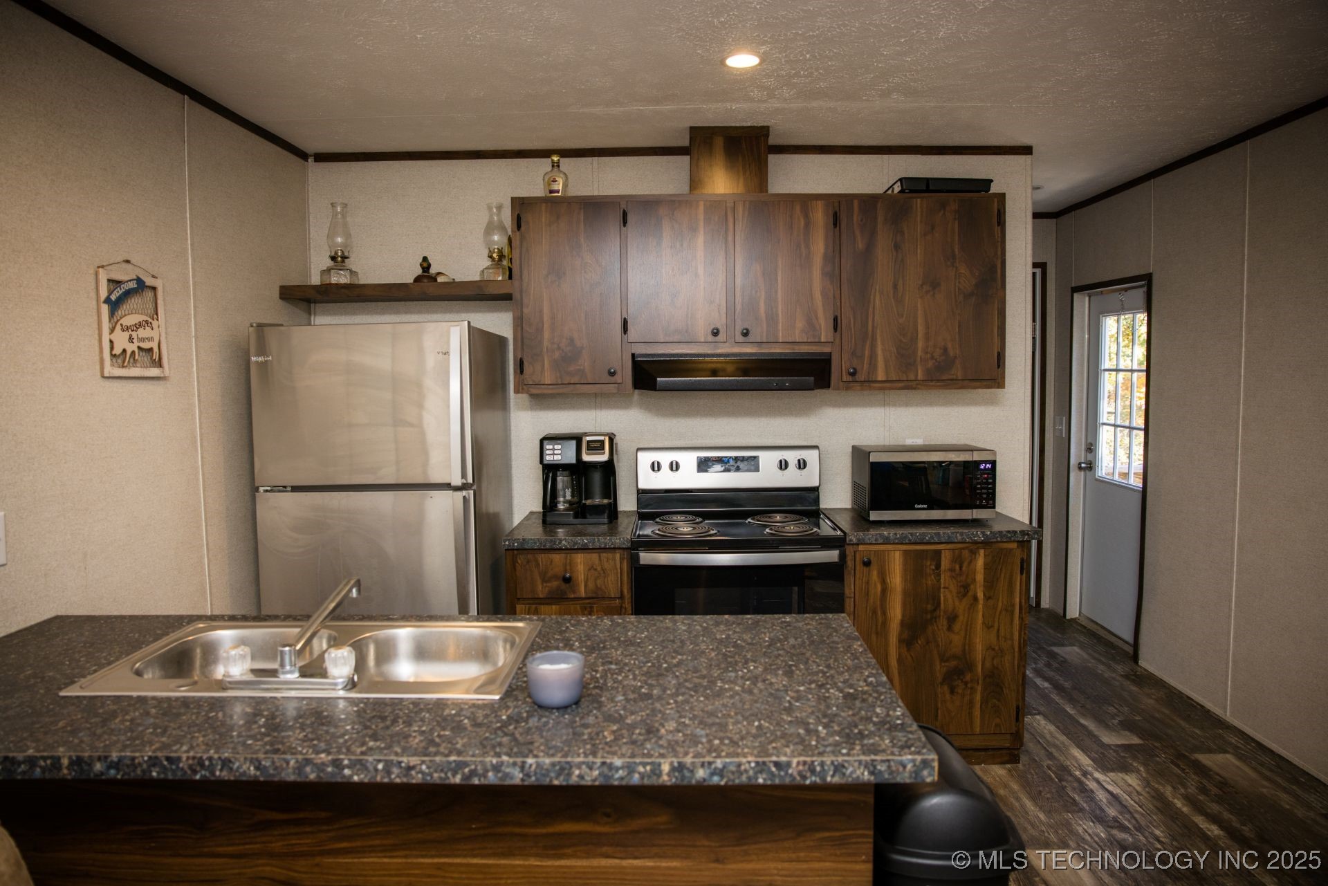 9901 S 4683 Road Property Photo 3