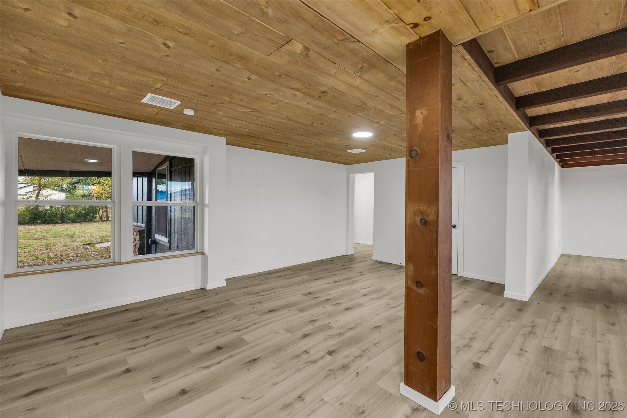 410 W Franklin Street Property Photo 8