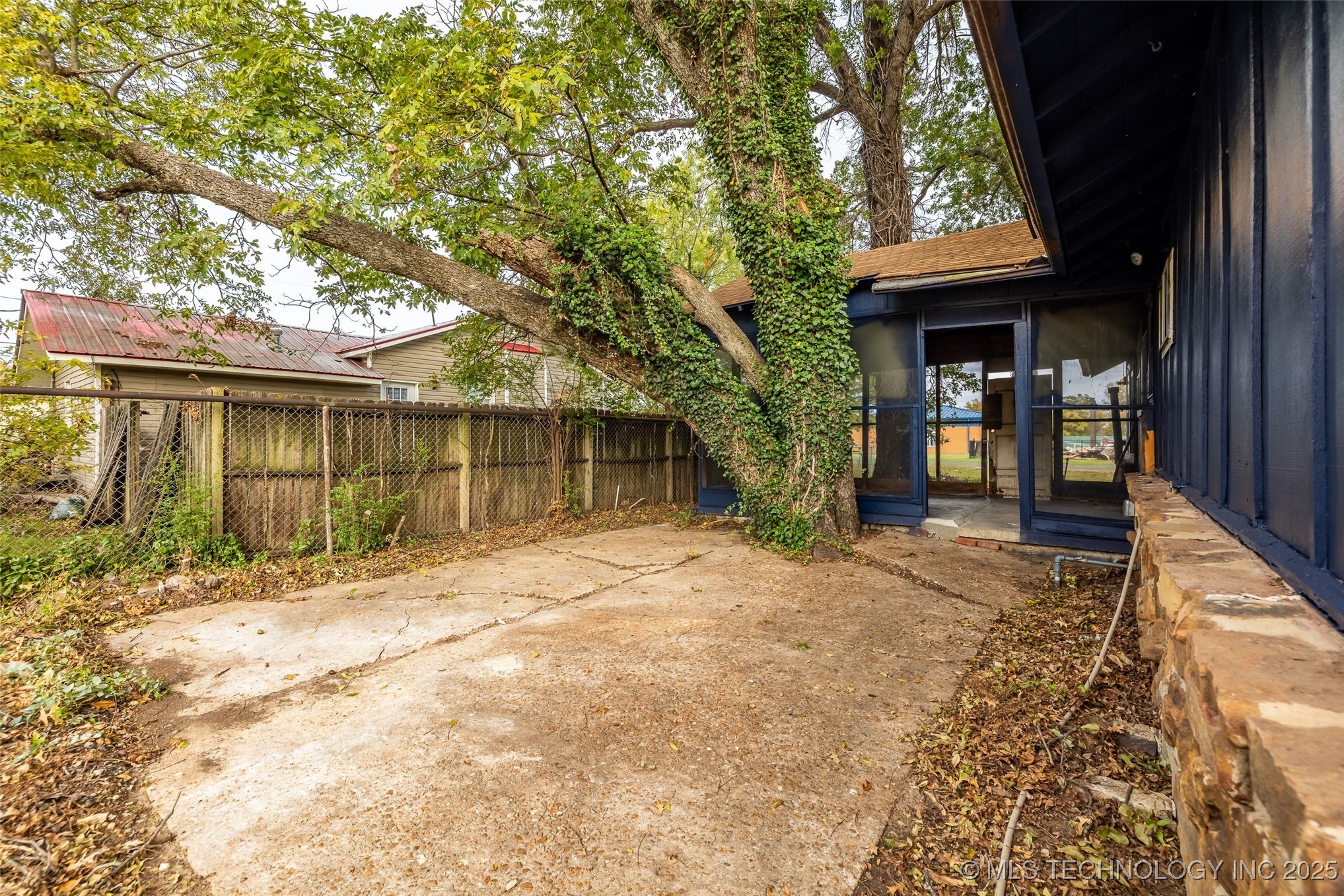 410 W Franklin Street Property Photo 39