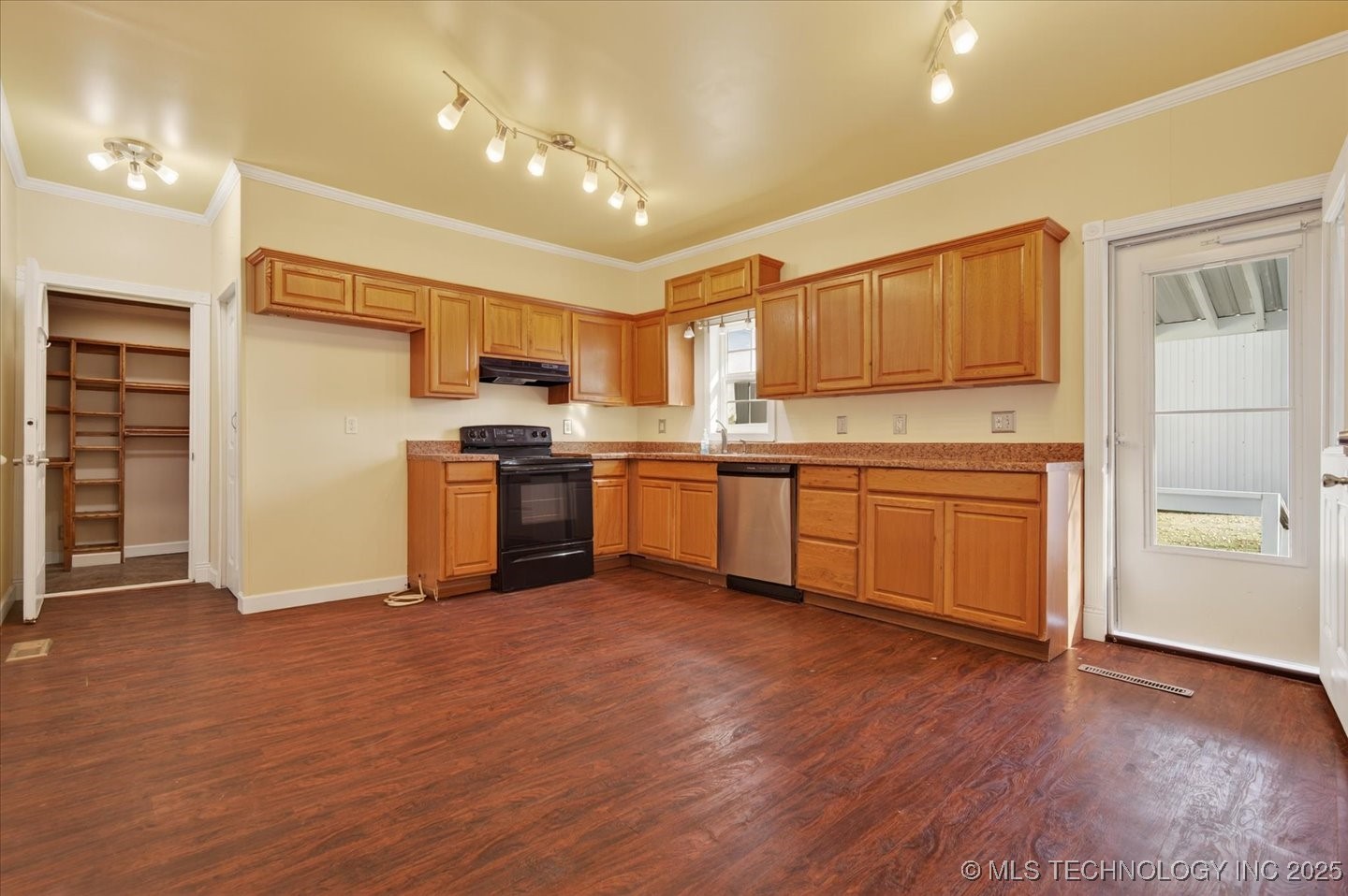 15115 E 136th Street Property Photo 10