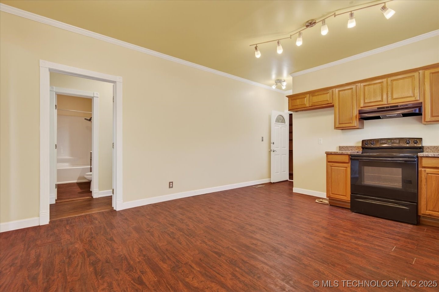 15115 E 136th Street Property Photo 11