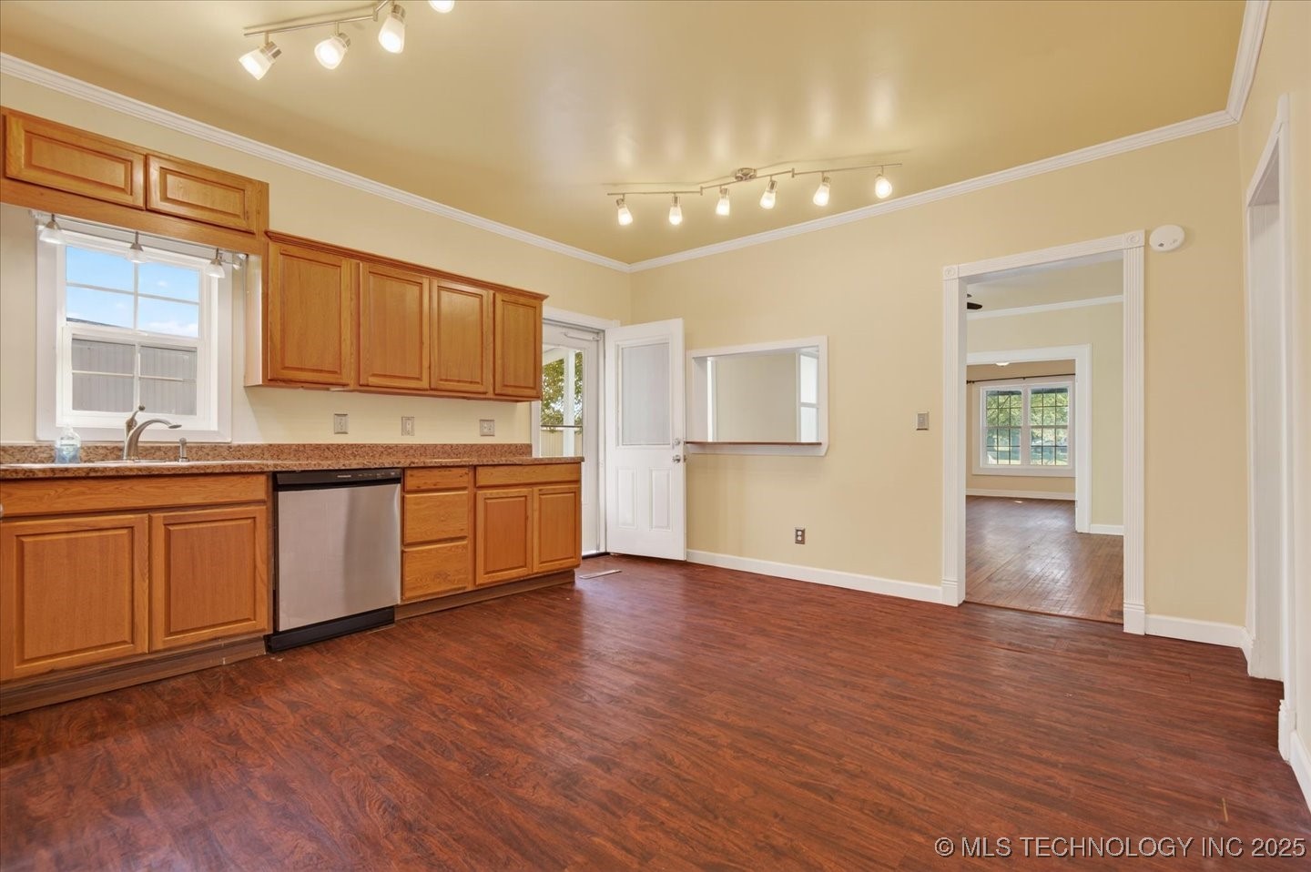 15115 E 136th Street Property Photo 12