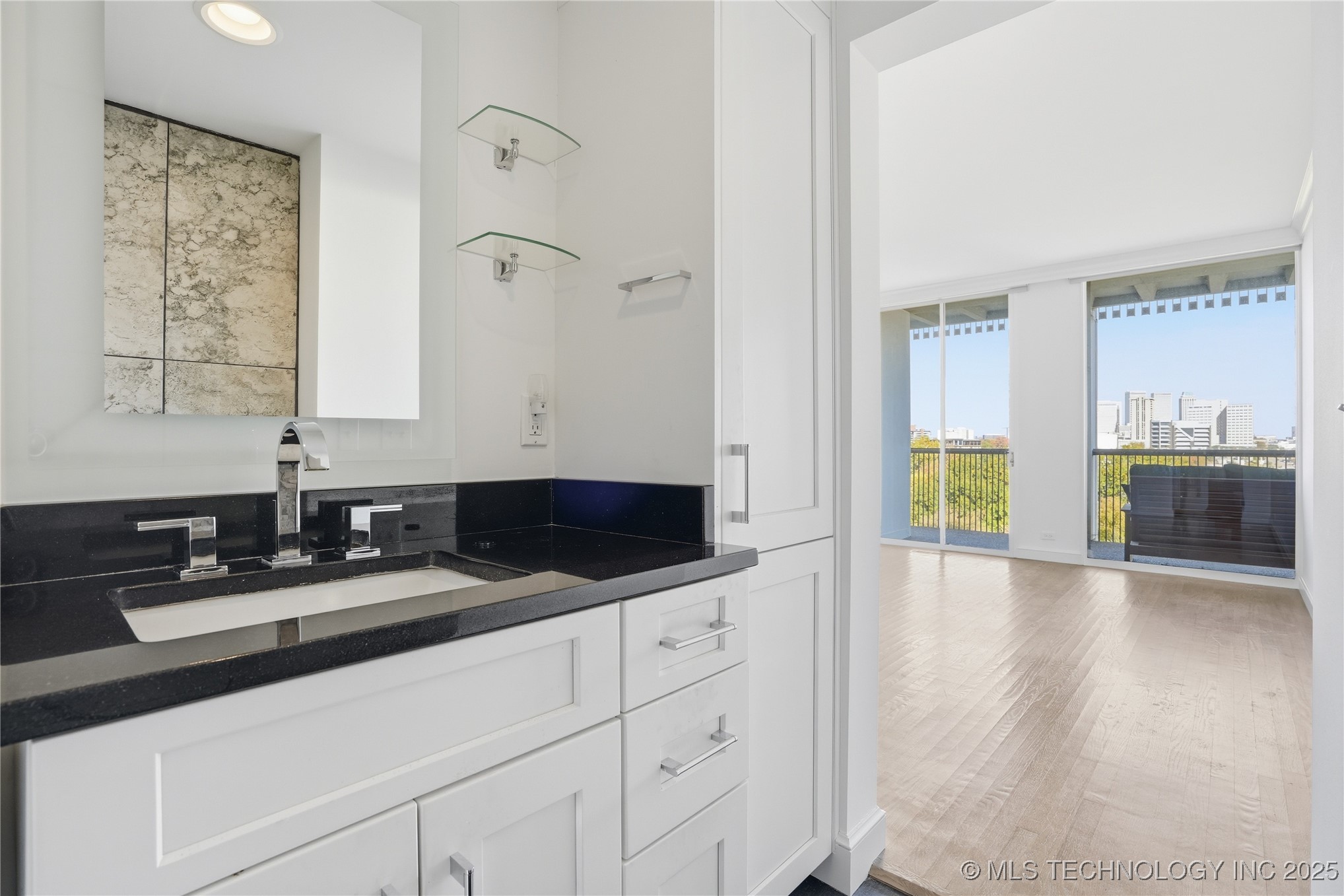 2300 Riverside Drive 8a Property Photo 21