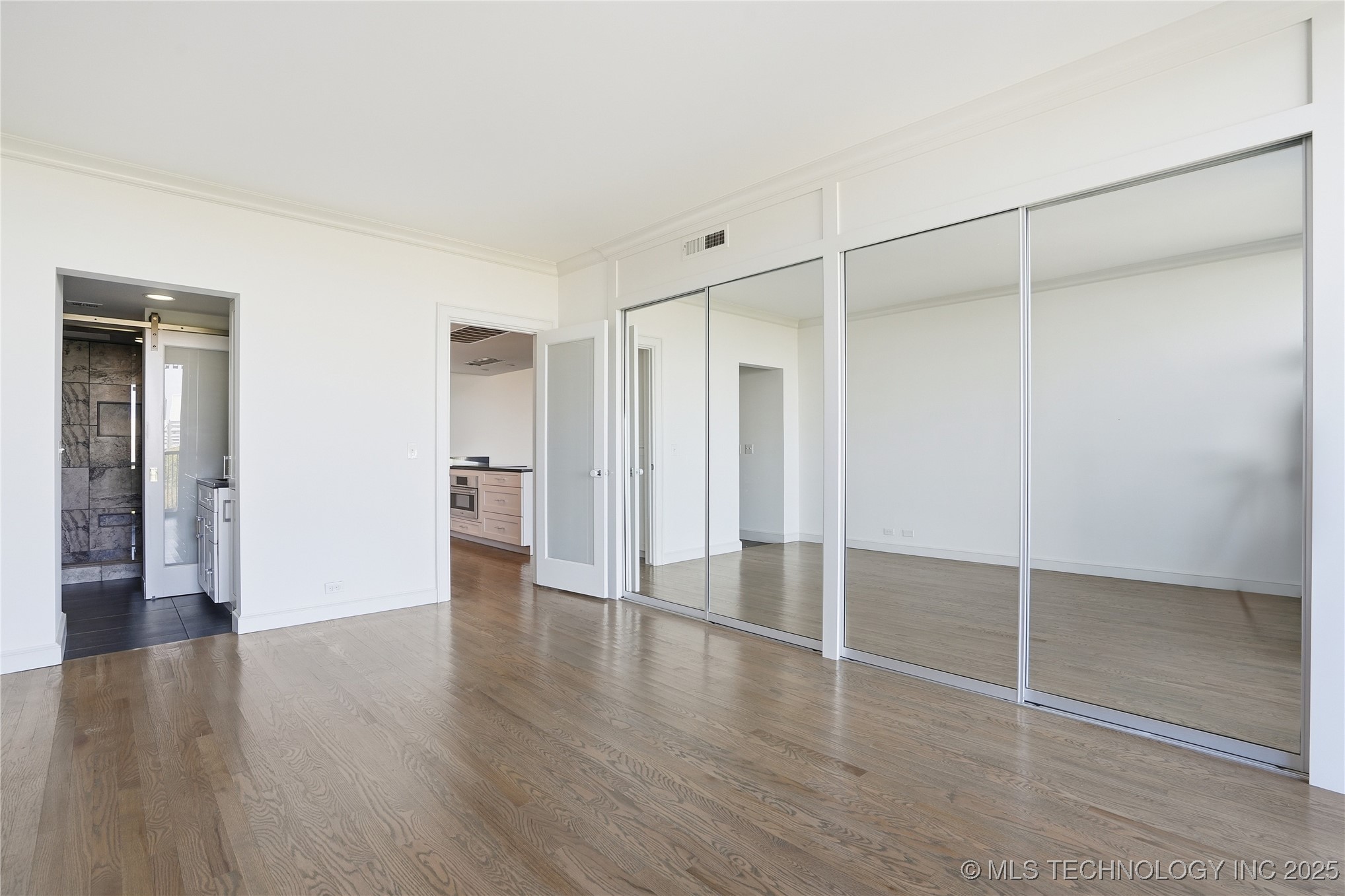 2300 Riverside Drive 8a Property Photo 22