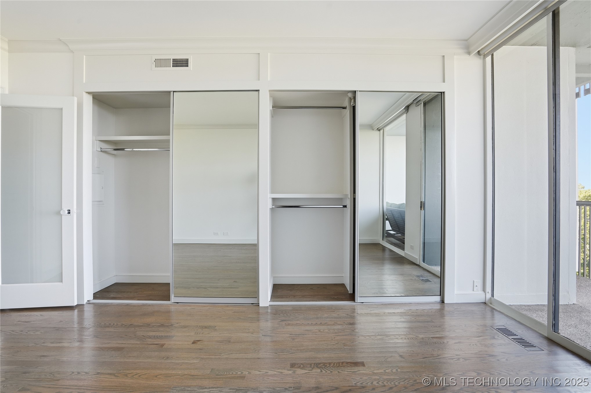 2300 Riverside Drive 8a Property Photo 23