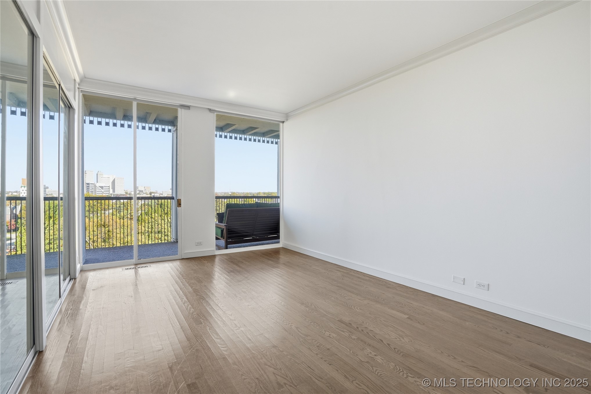 2300 Riverside Drive 8a Property Photo 25