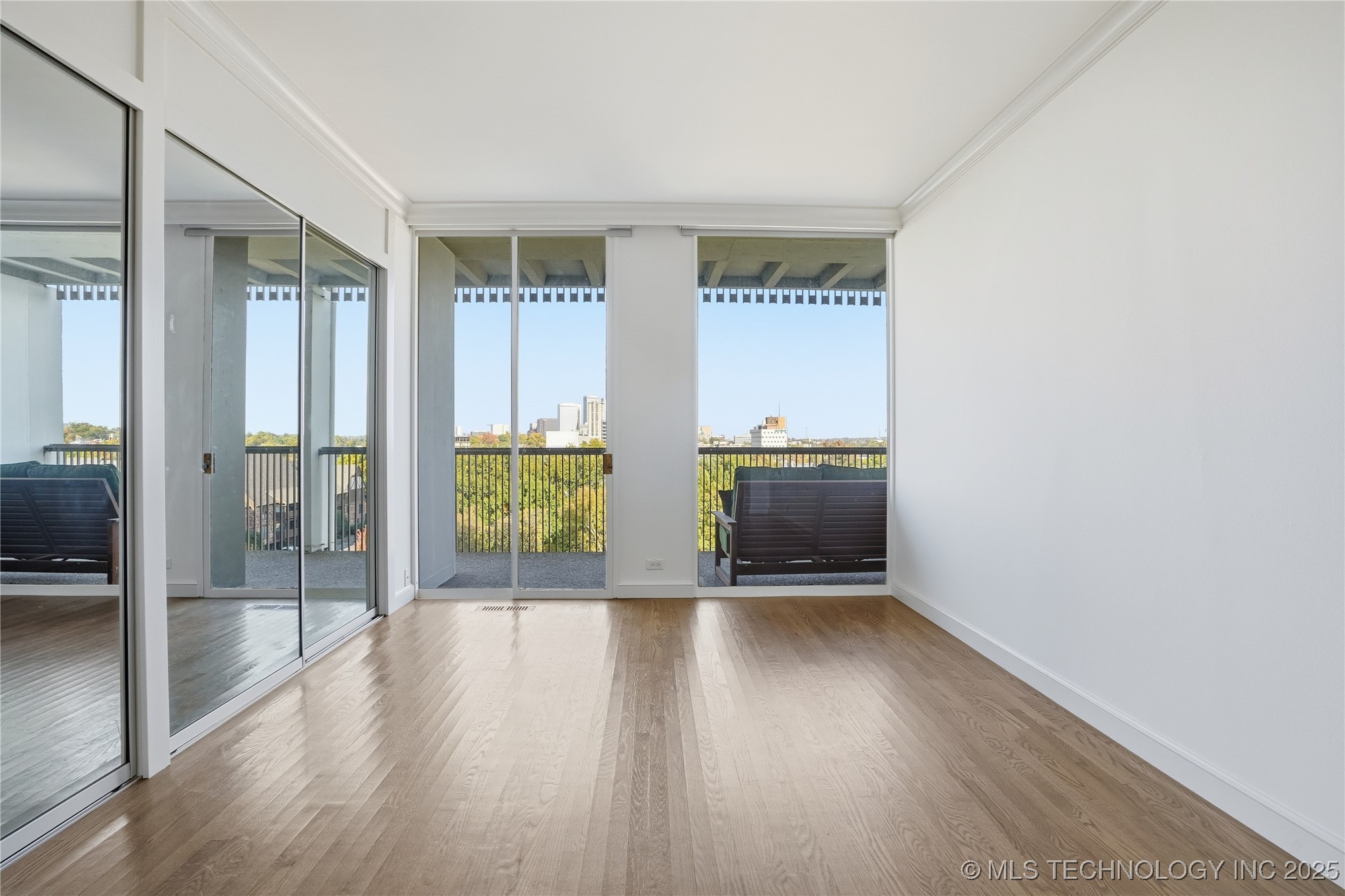 2300 Riverside Drive 8a Property Photo 26