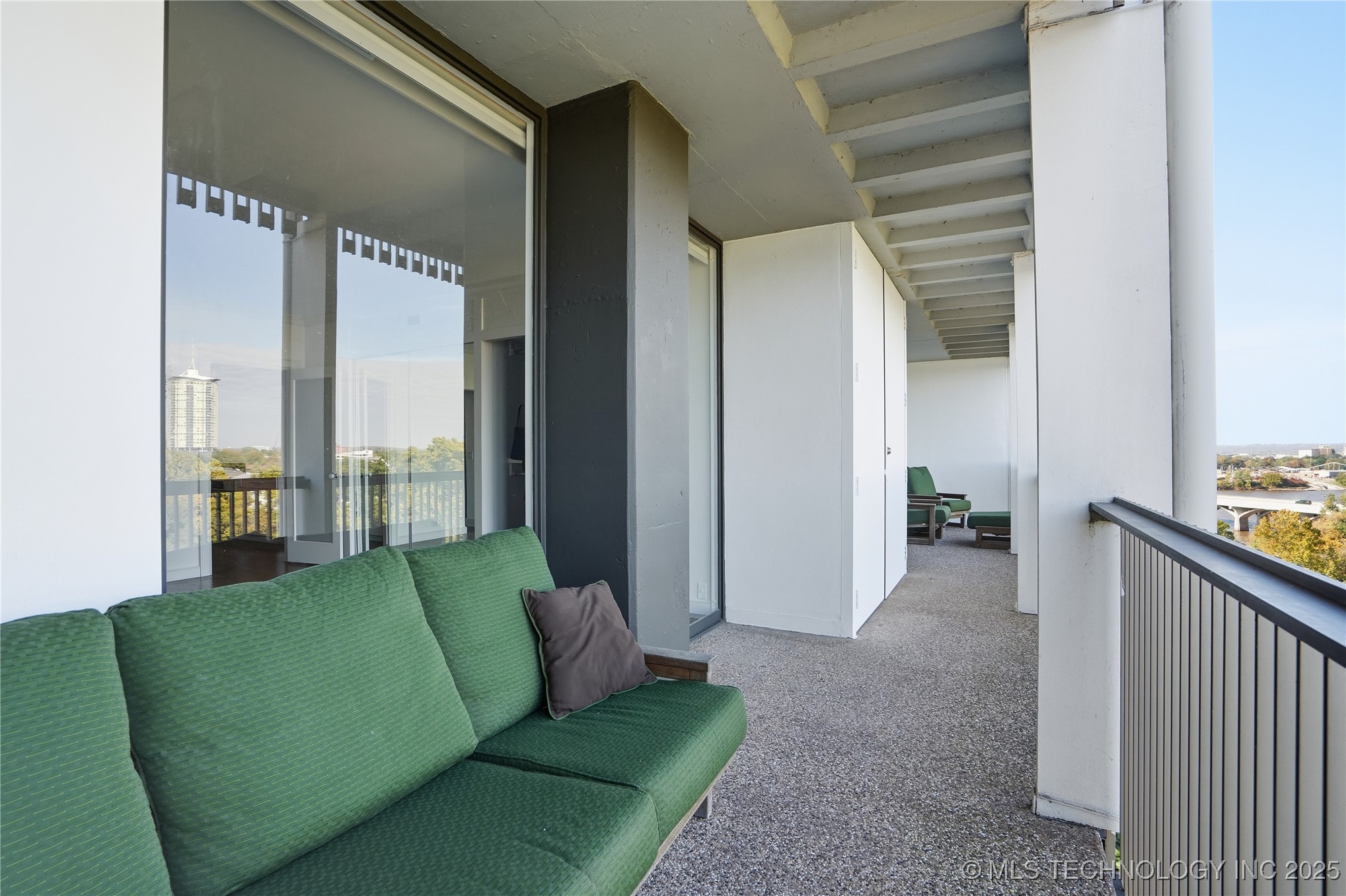 2300 Riverside Drive 8a Property Photo 27