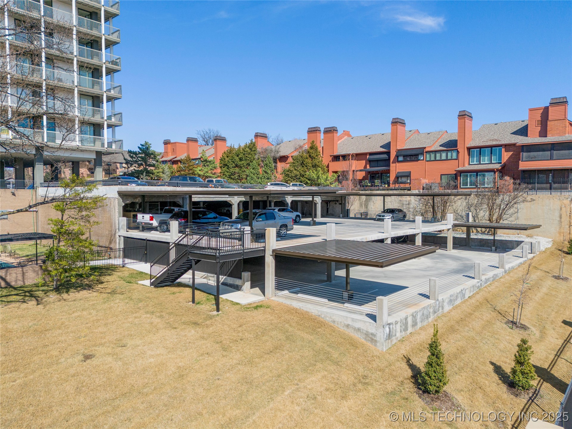 2300 Riverside Drive 8a Property Photo 37