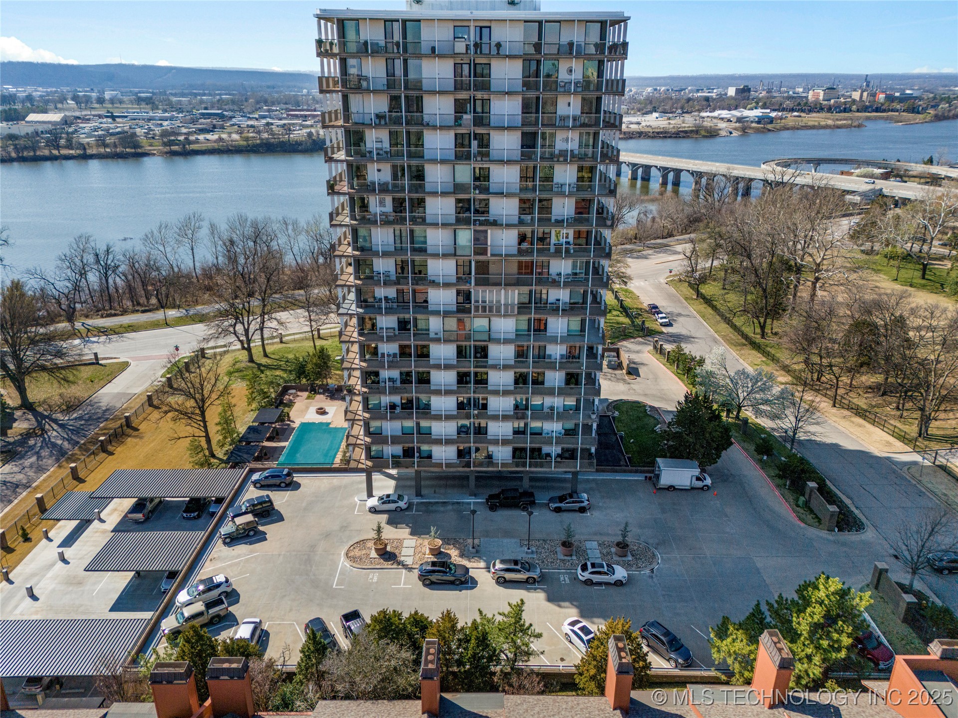 2300 Riverside Drive 8a Property Photo 39