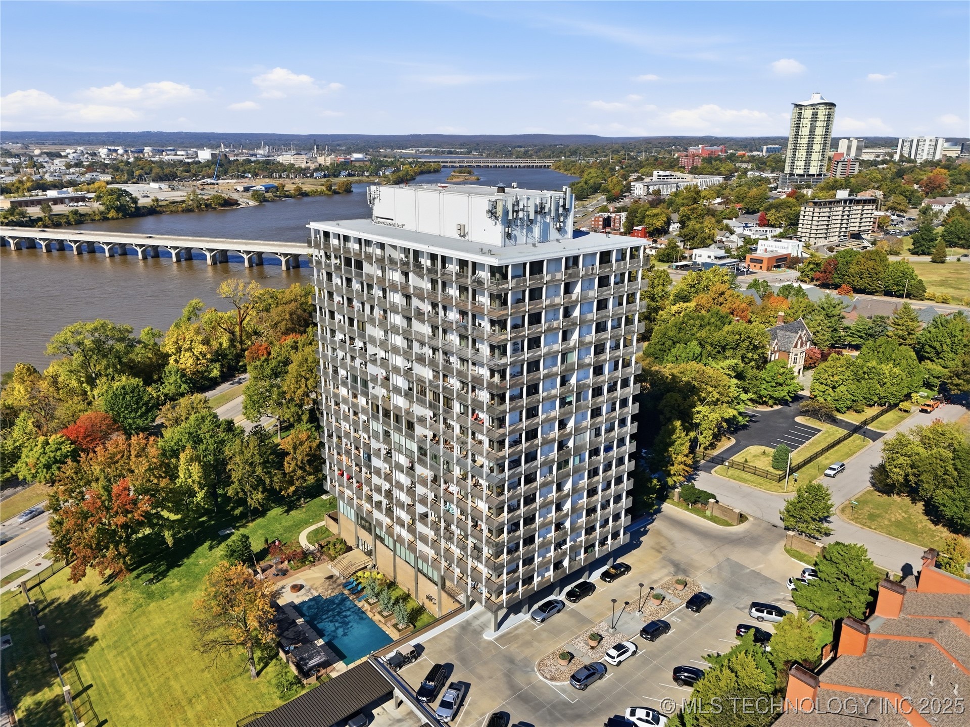 2300 Riverside Drive 8a Property Photo 41