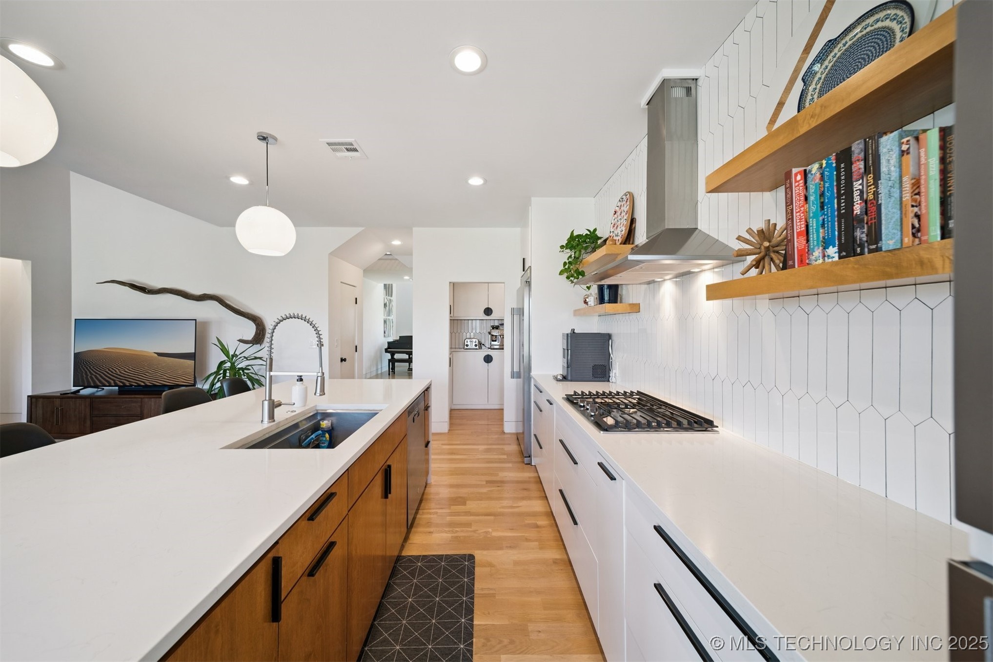 18826 E Chokeberry Street Property Photo 16