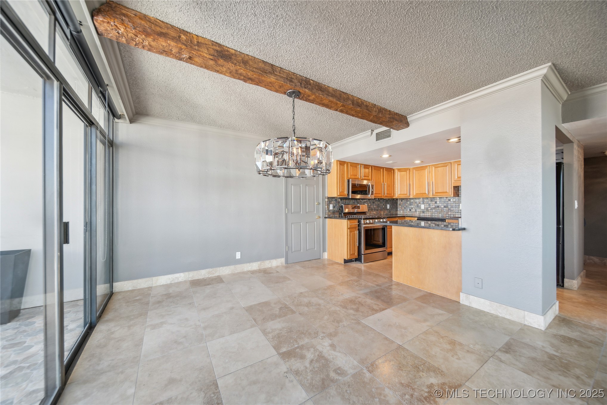 410 W 7th Street 1823 Property Photo 5