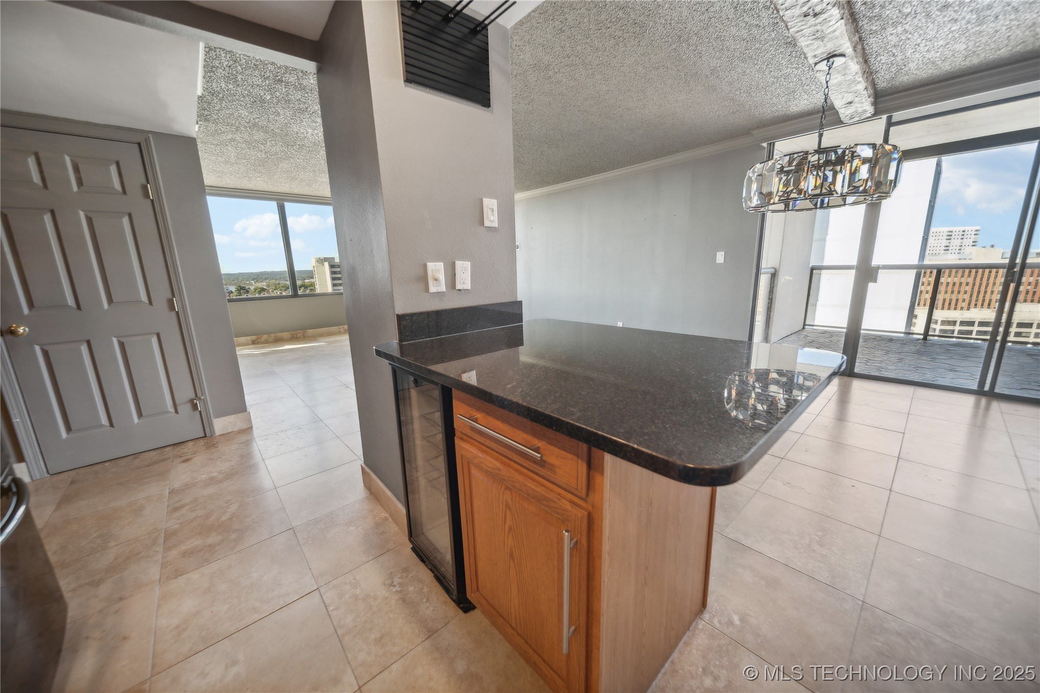 410 W 7th Street 1823 Property Photo 10