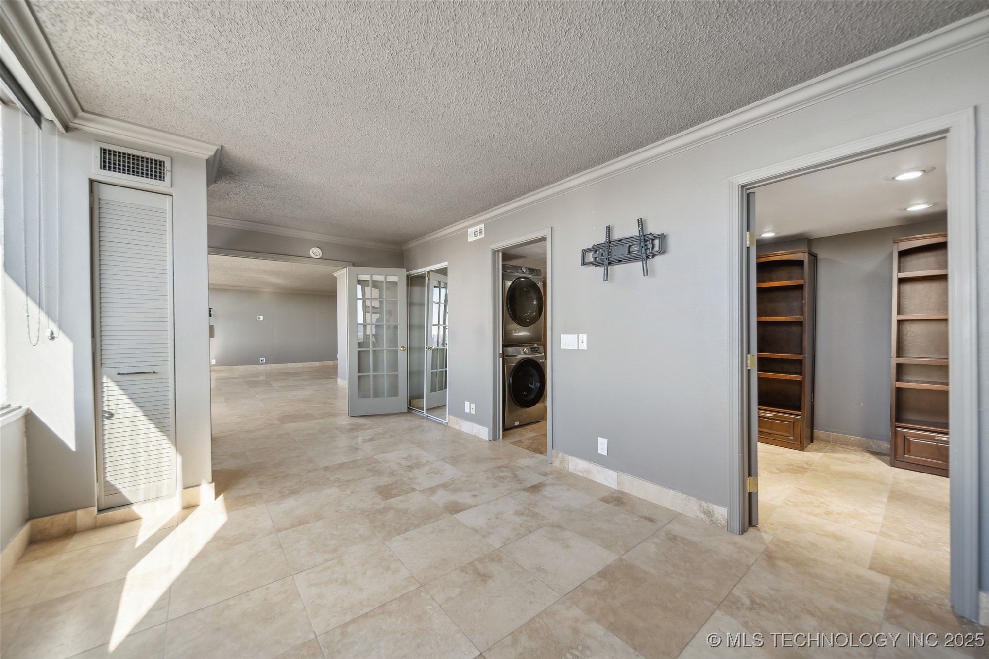 410 W 7th Street 1823 Property Photo 12