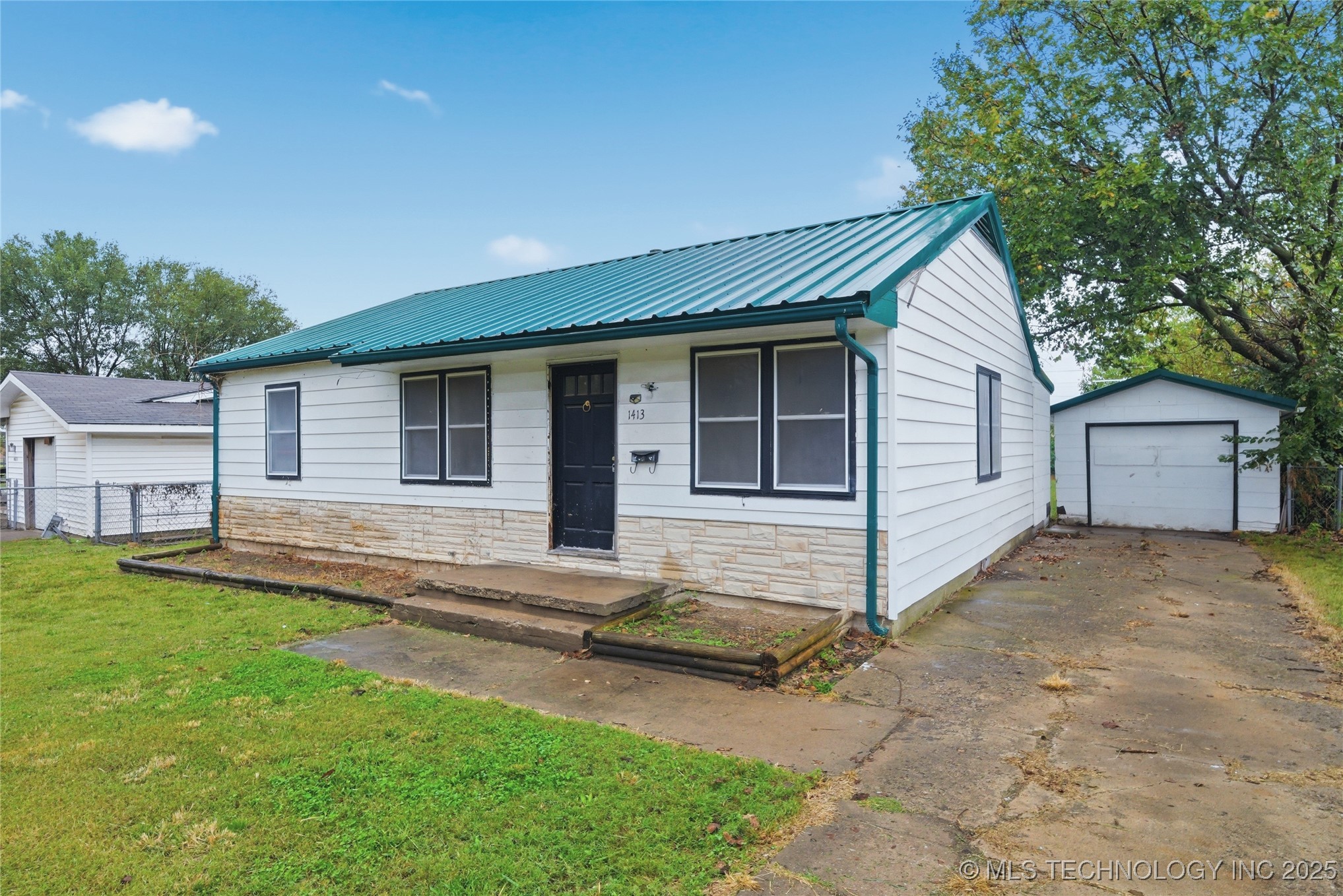 4105 Starboard Court Property Photo 3