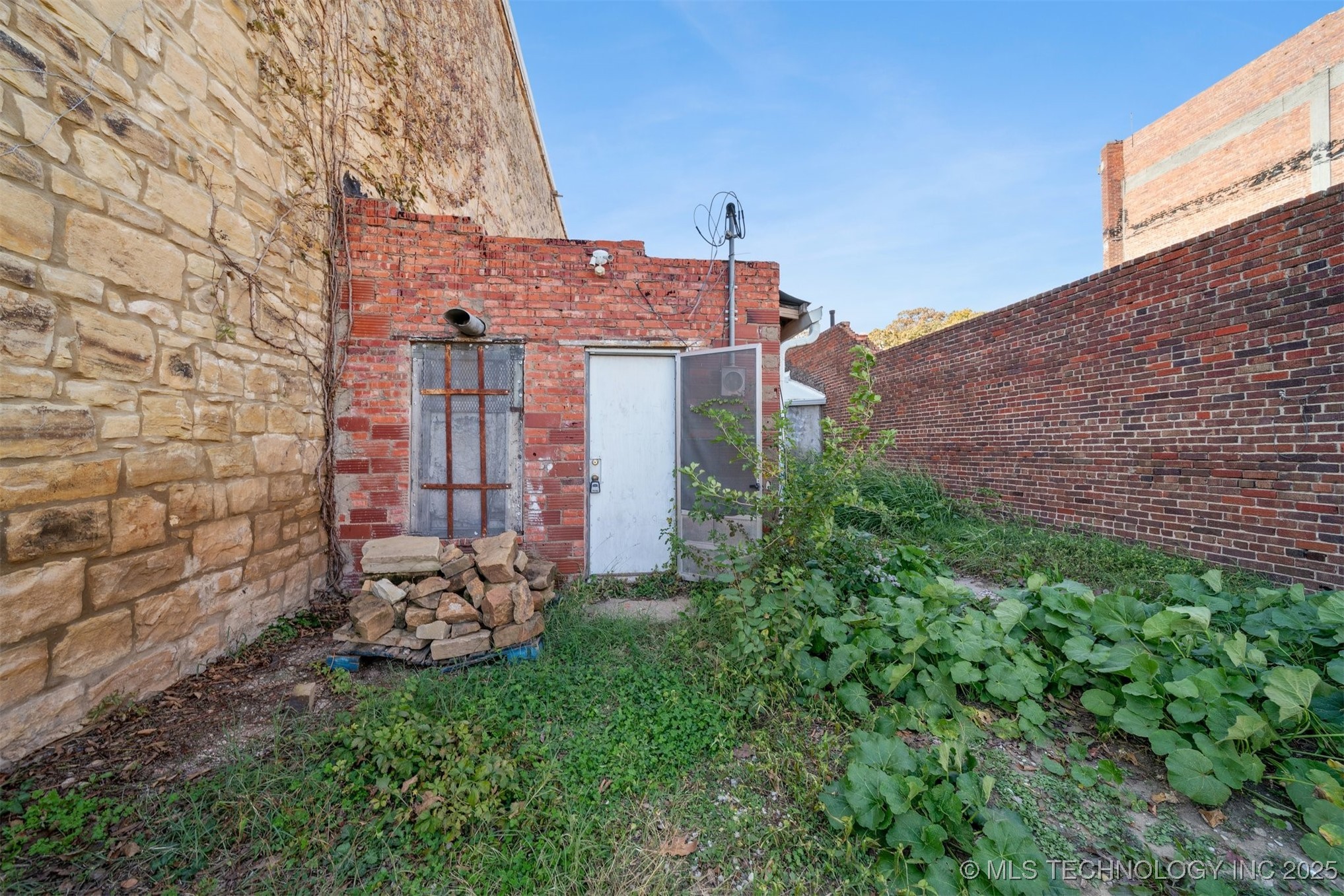 614 Kihekah Avenue Property Photo 16