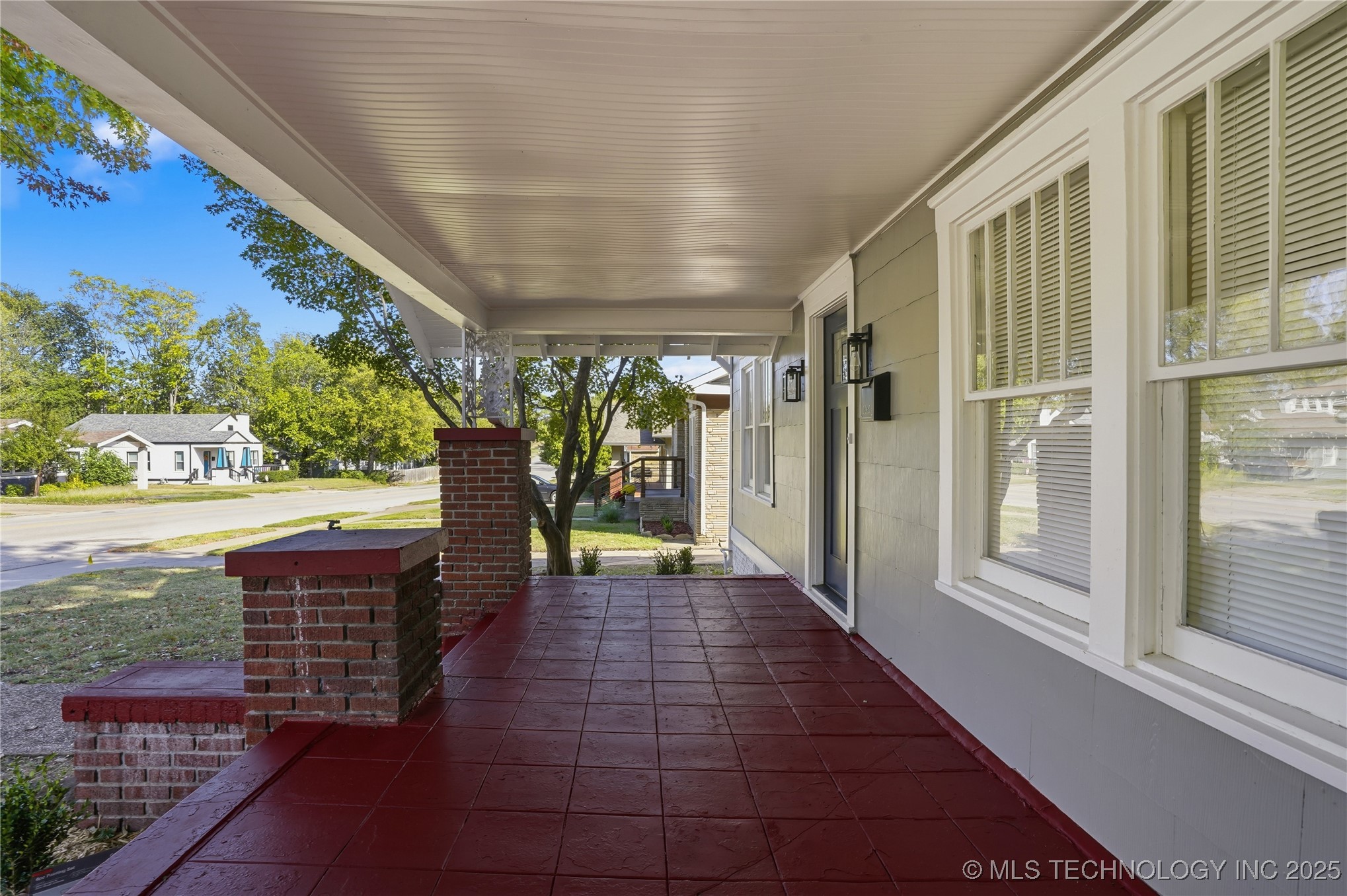 2036 E 13th Street Property Photo 3