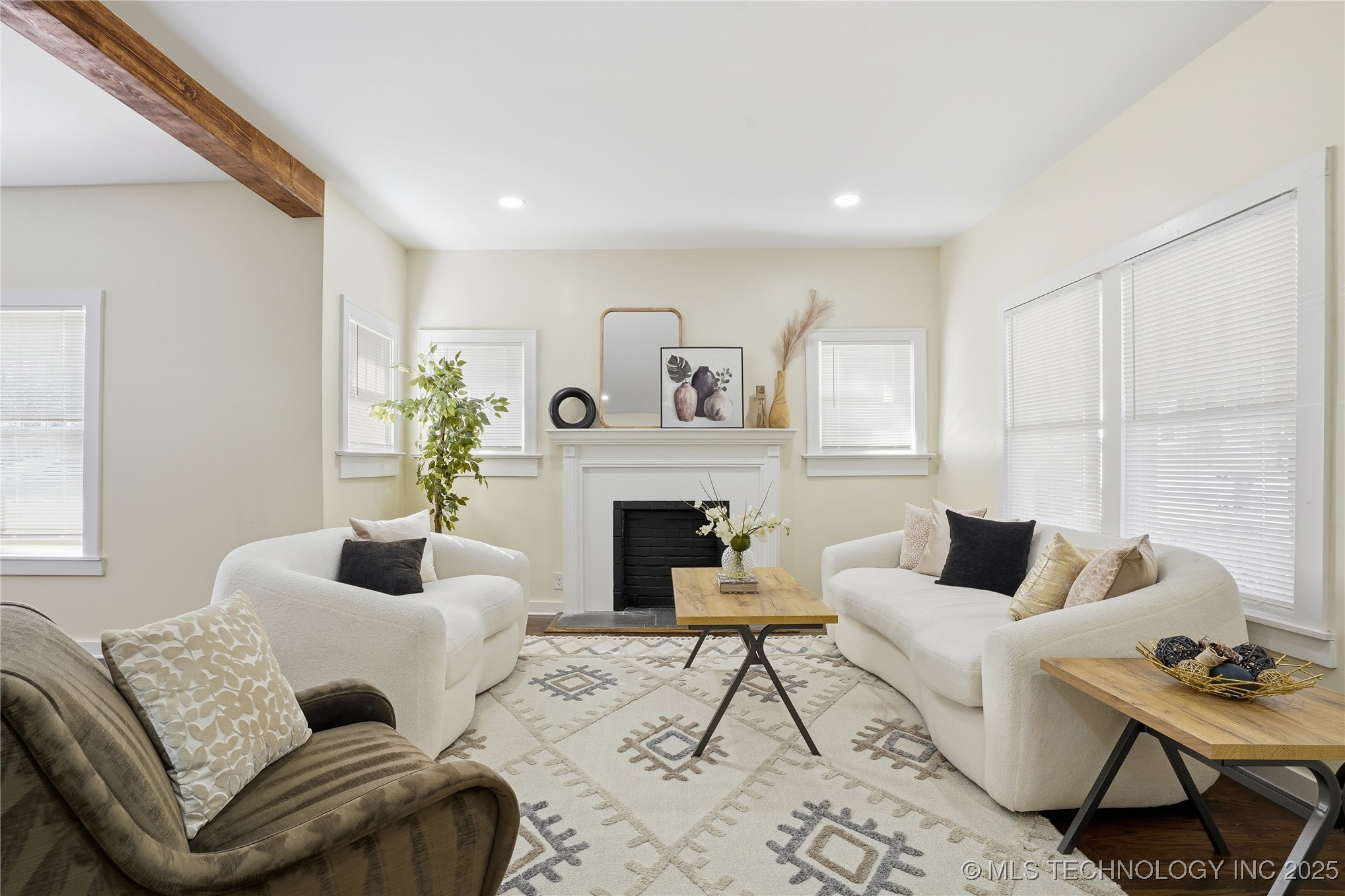 2036 E 13th Street Property Photo 7