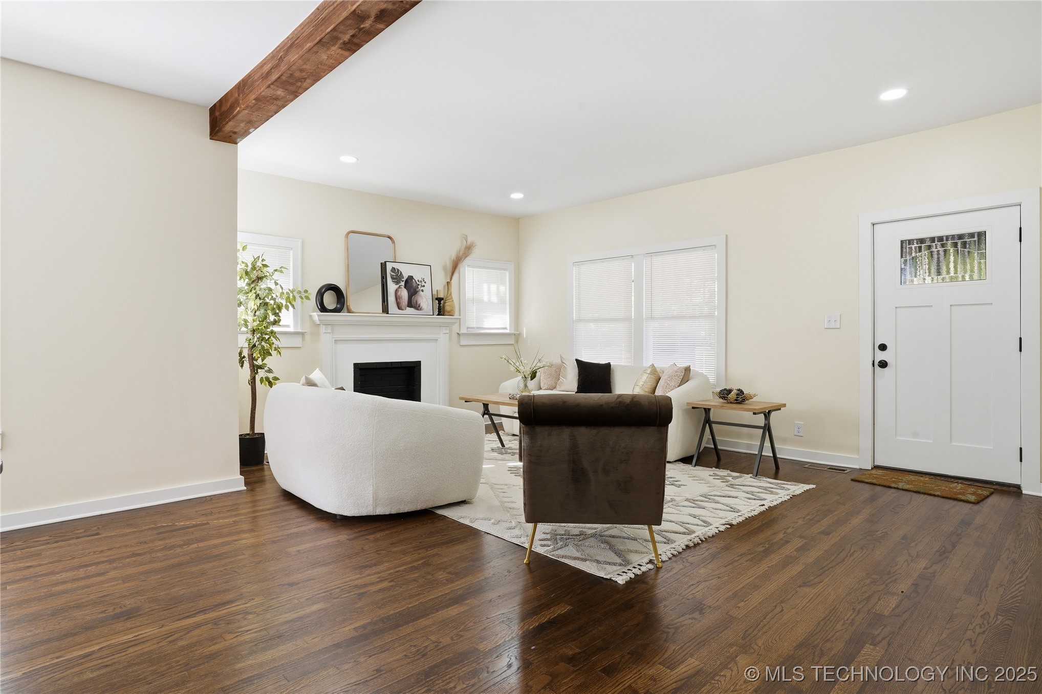 2036 E 13th Street Property Photo 11