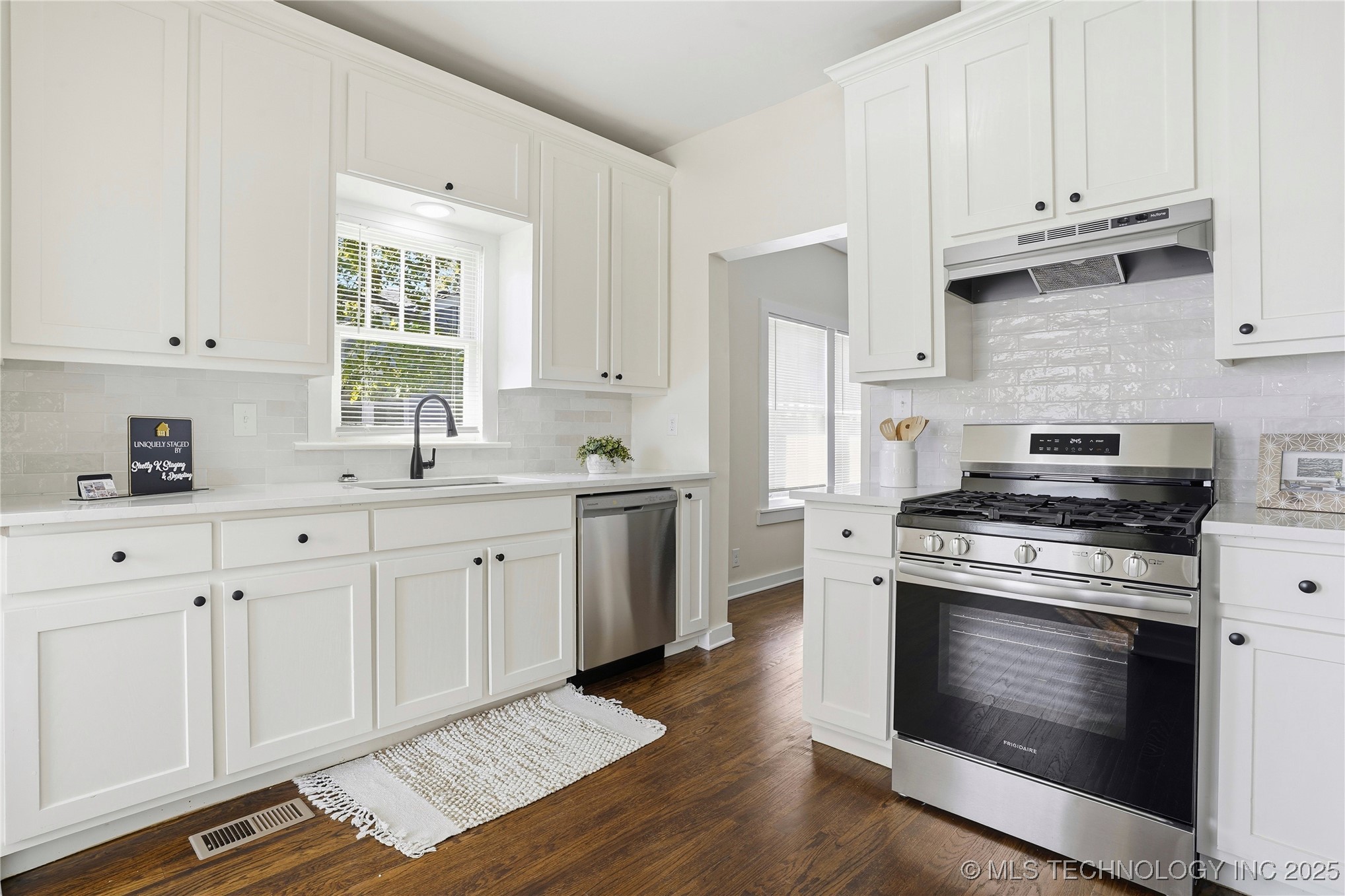 2036 E 13th Street Property Photo 19