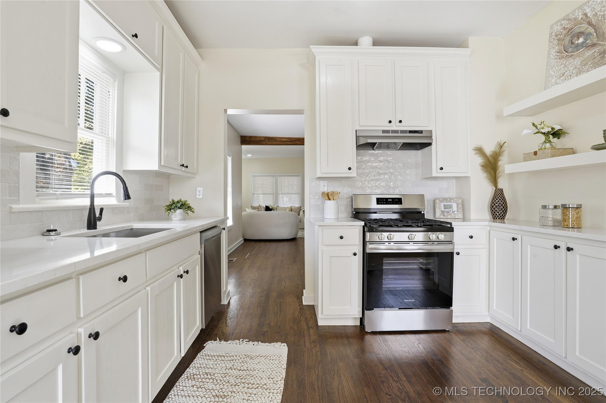 2036 E 13th Street Property Photo 20