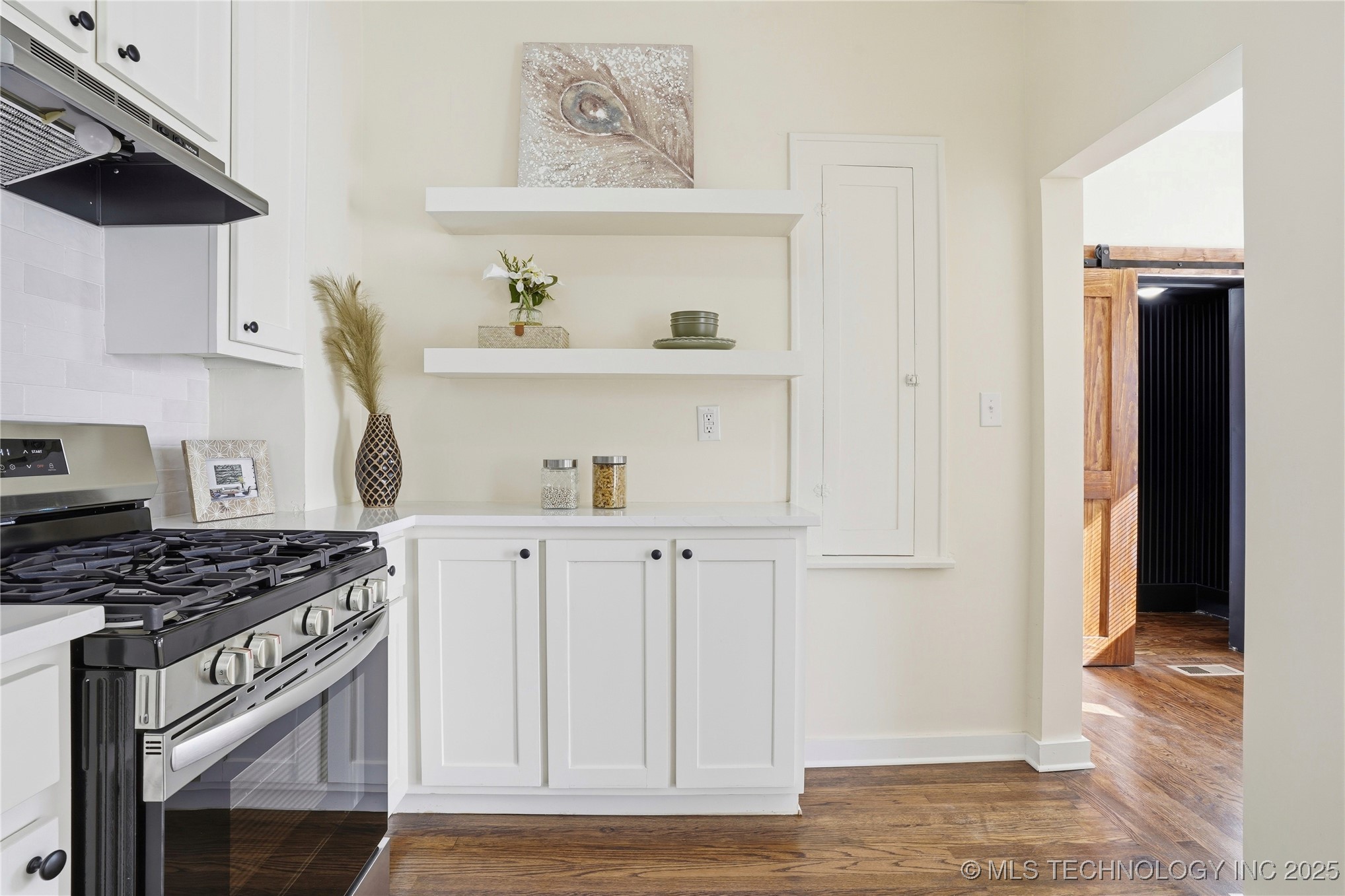 2036 E 13th Street Property Photo 23