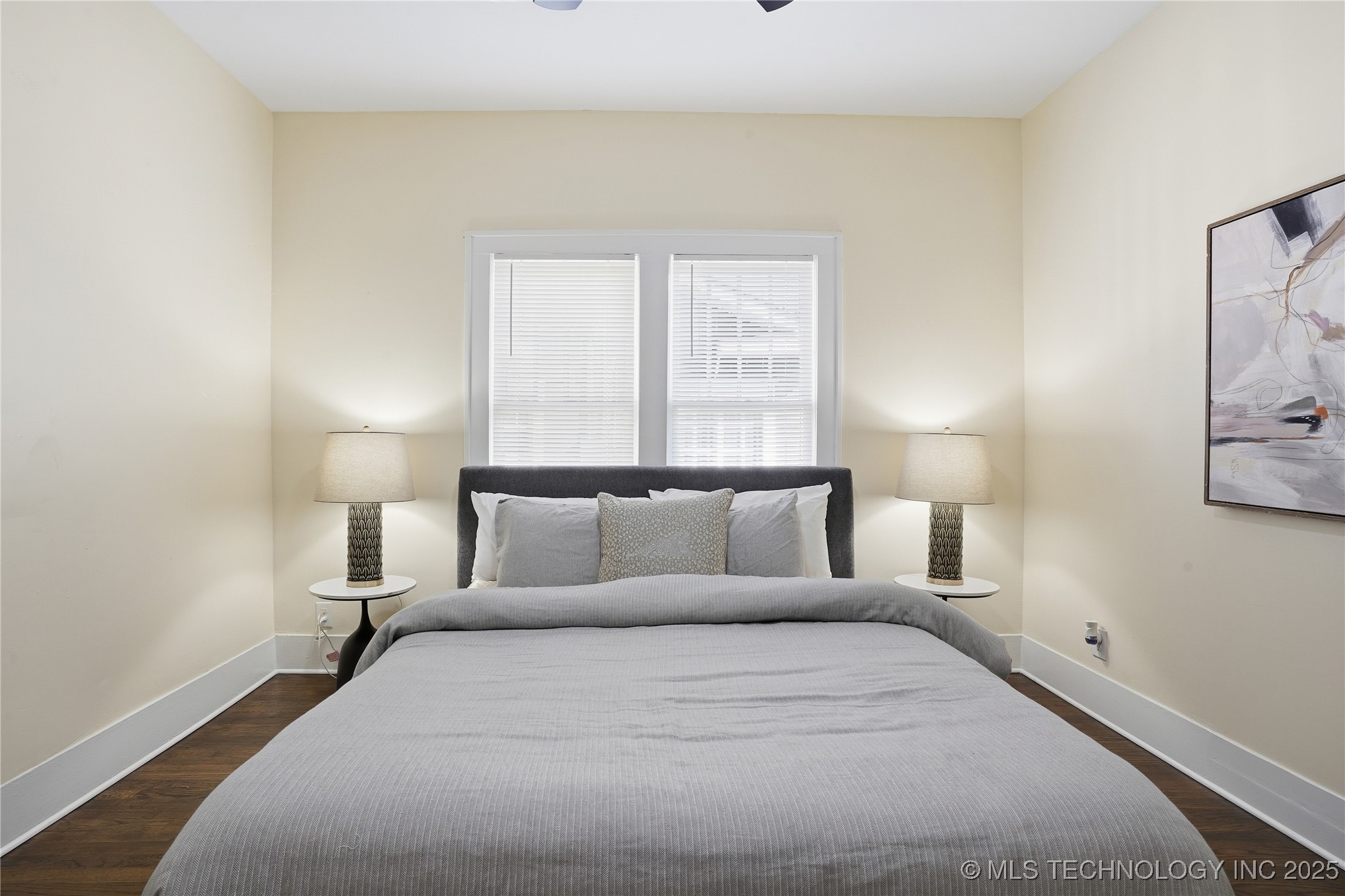 2036 E 13th Street Property Photo 32