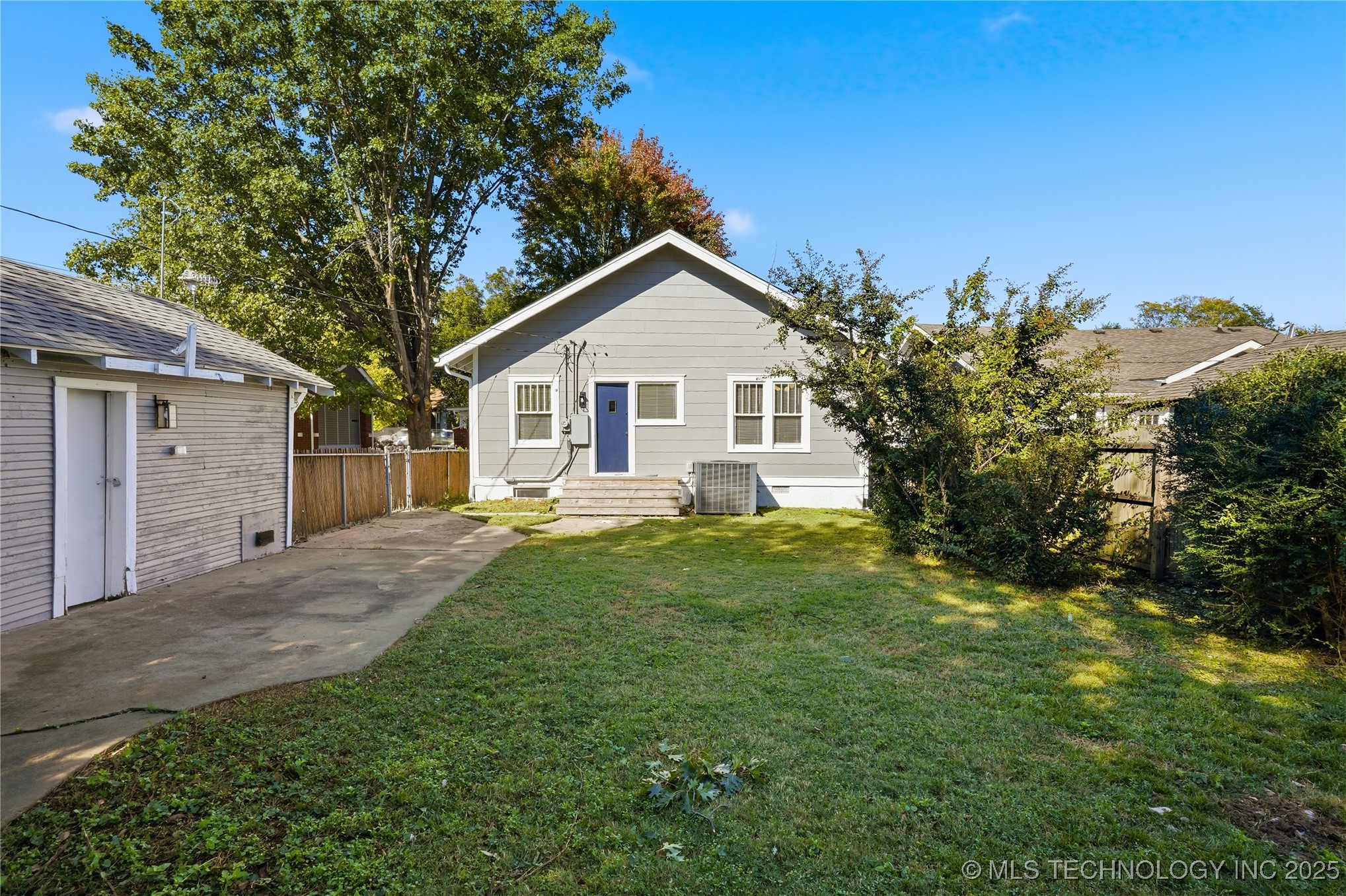 2036 E 13th Street Property Photo 37