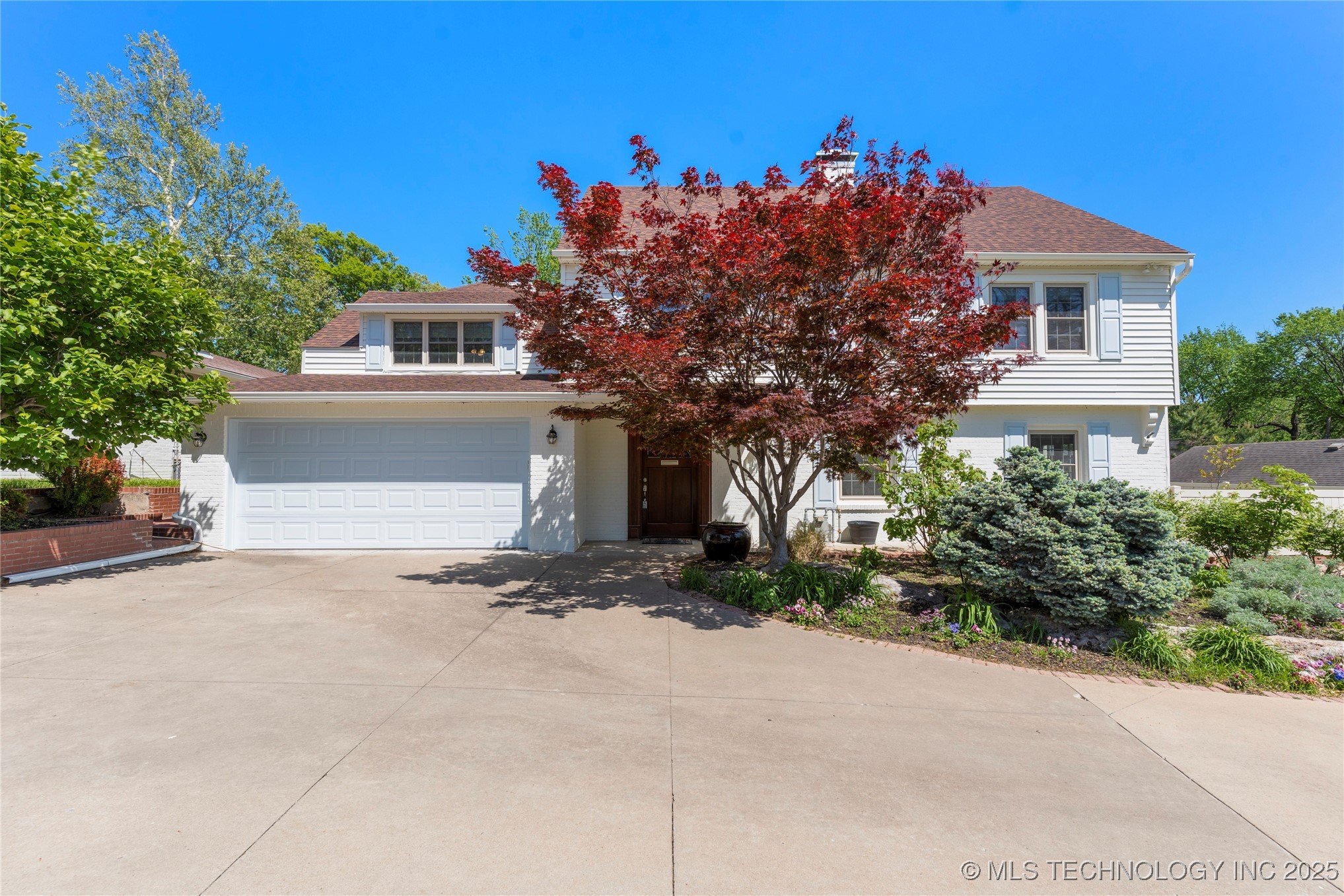 3855 S Utica Avenue Property Photo 2