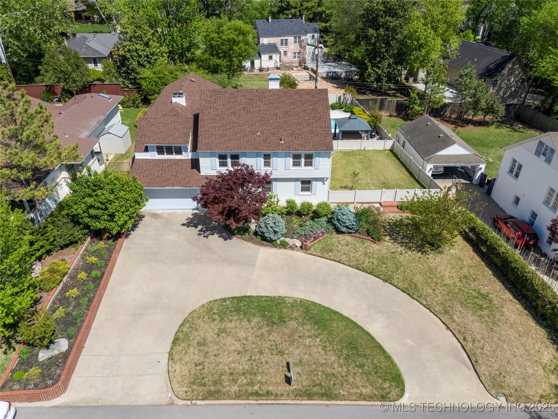 3855 S Utica Avenue Property Photo 4